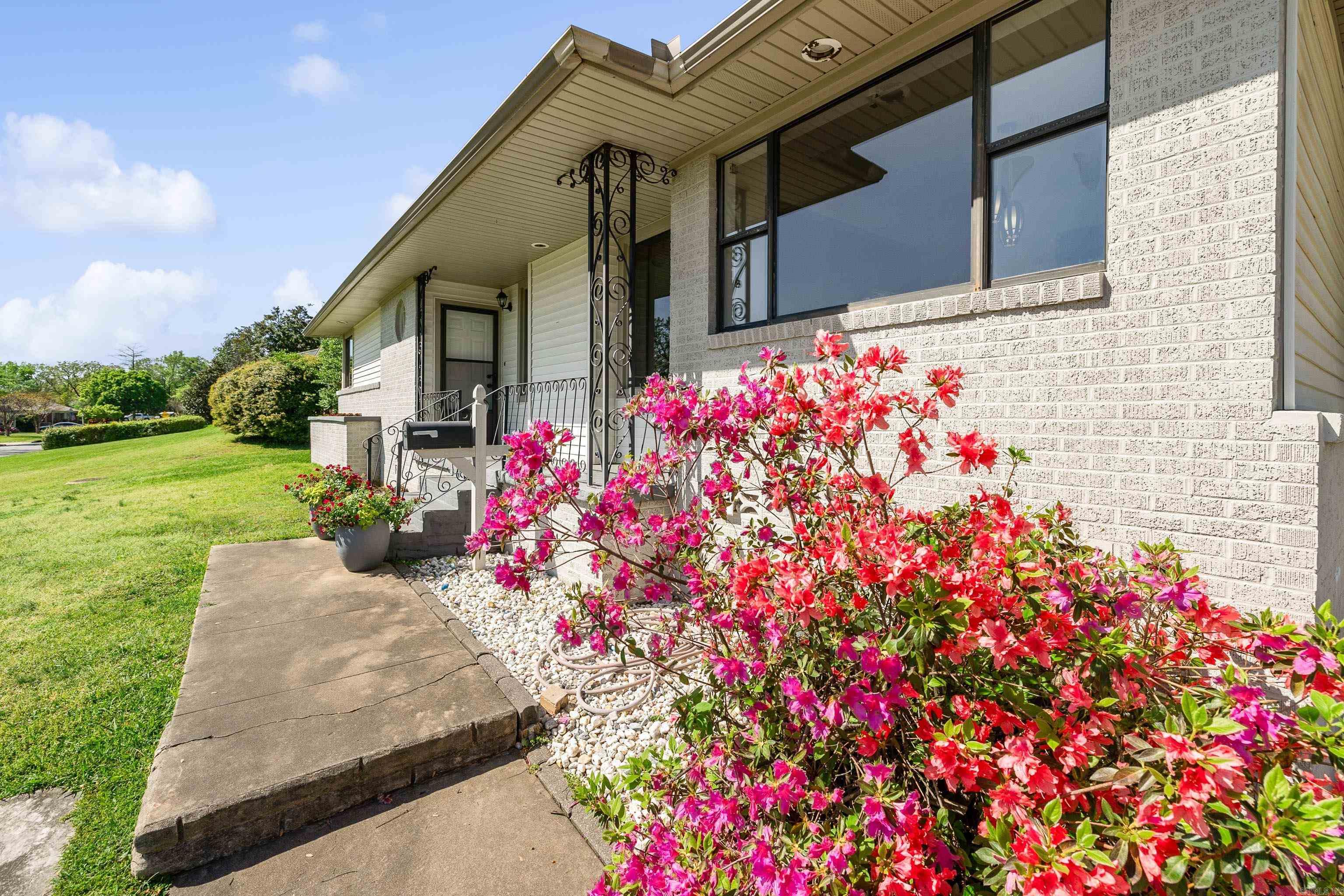 KINGWOOD PLACE - Residential