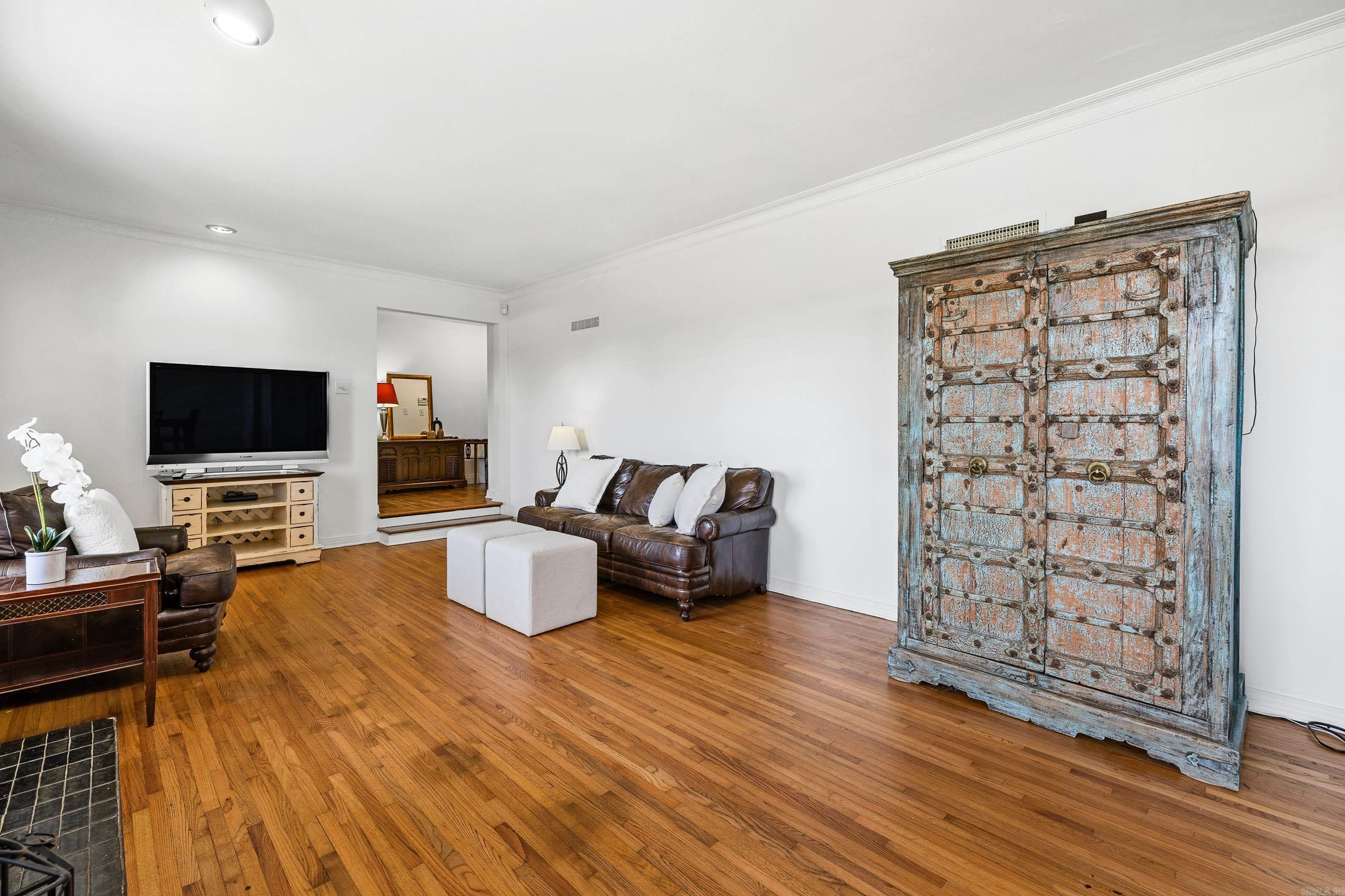 KINGWOOD PLACE - Residential