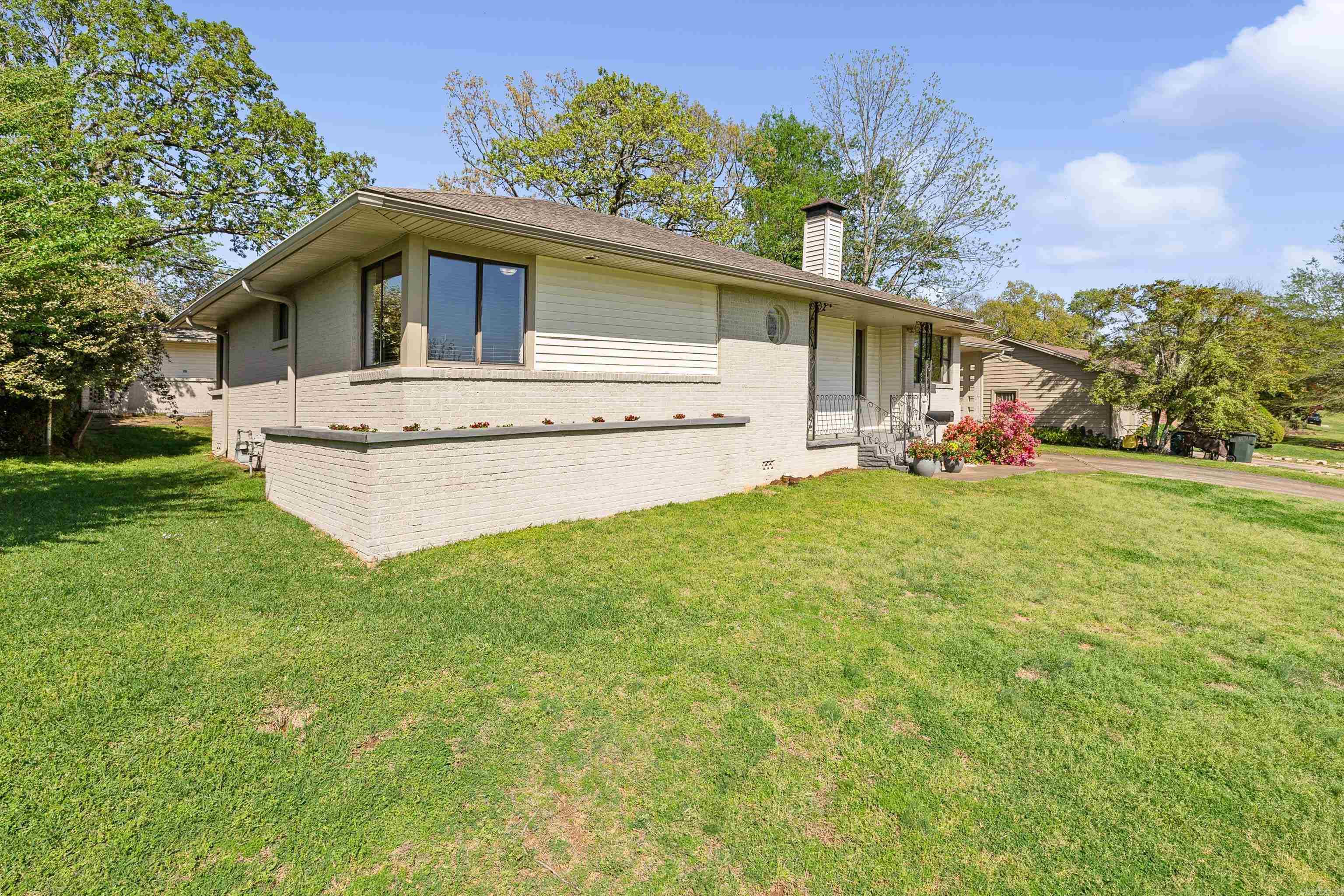 KINGWOOD PLACE - Residential