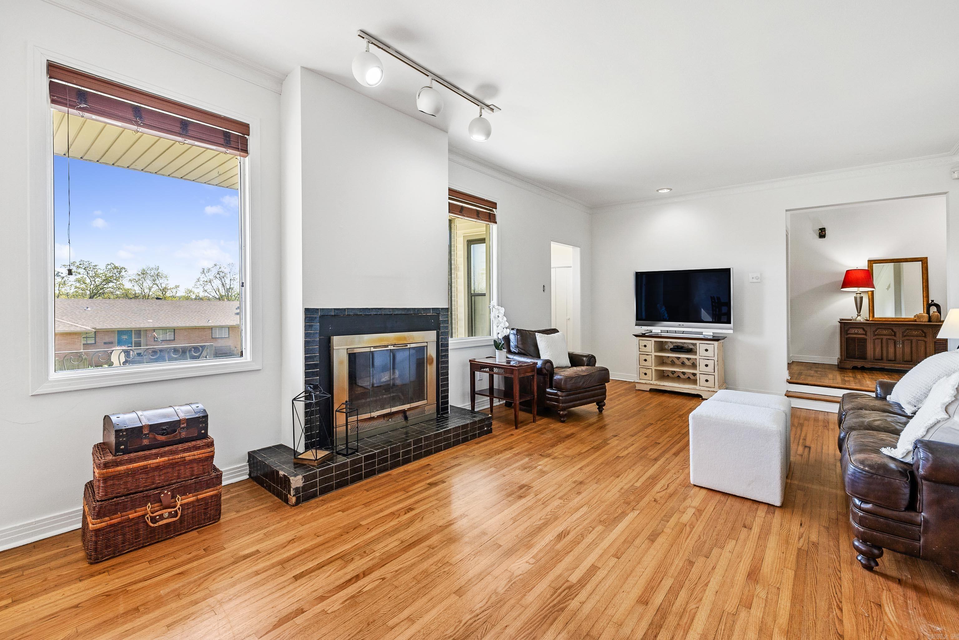 KINGWOOD PLACE - Residential