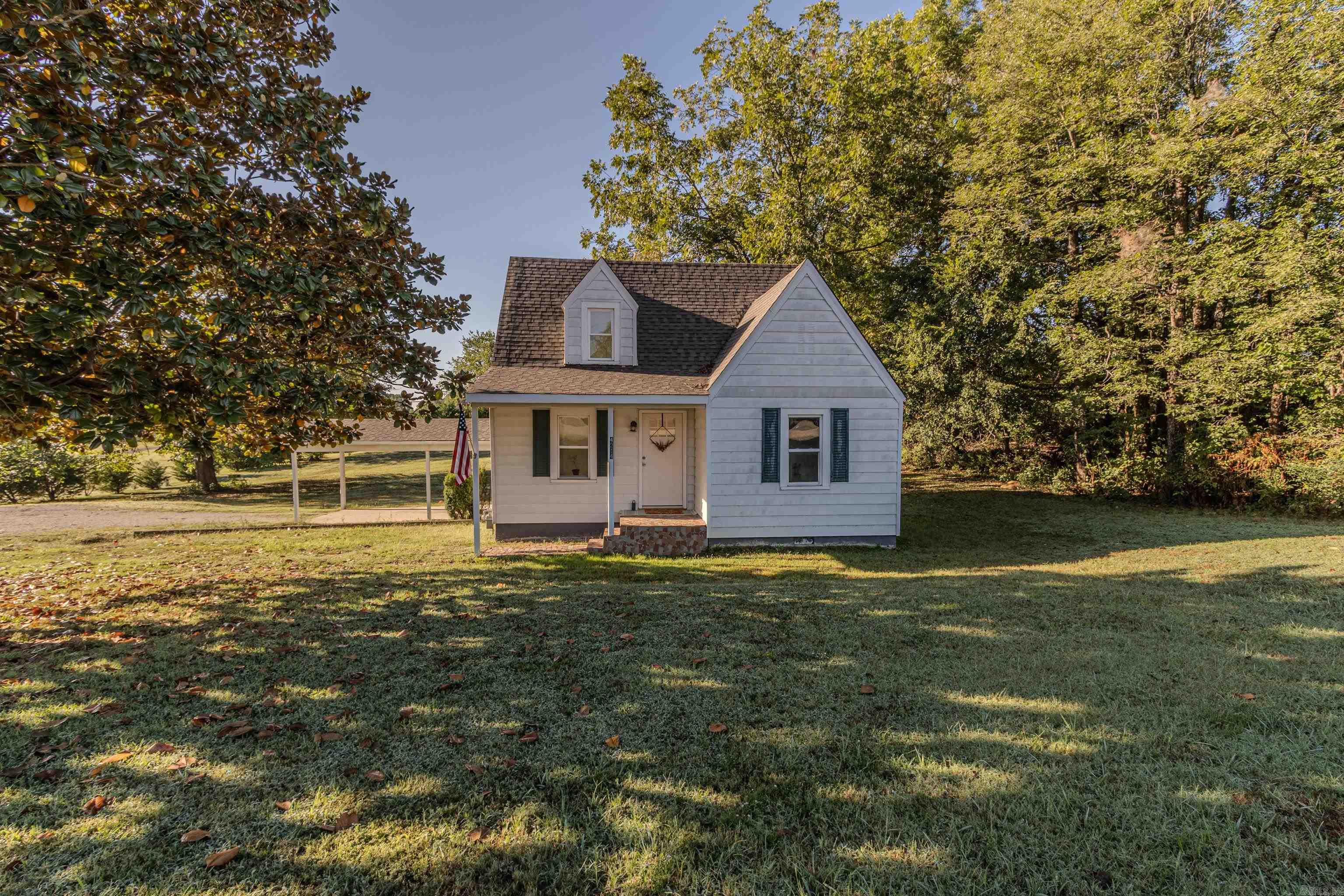 Looking for a property with potential? With highway frontage and a 1 acre lot this one definitely gets the wheels turning. 3 bedrooms with 1.5 baths and super clean..turn key ready! Fresh new updates include new flooring, New paint, New kitchen cabinets, new fixtures! This home is picture perfect! Located on the westside of Paragould.