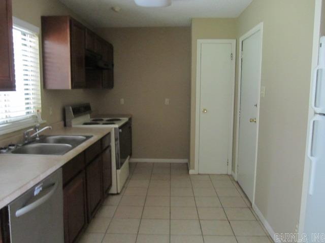 Lake Sail-EM II - Residential Lease