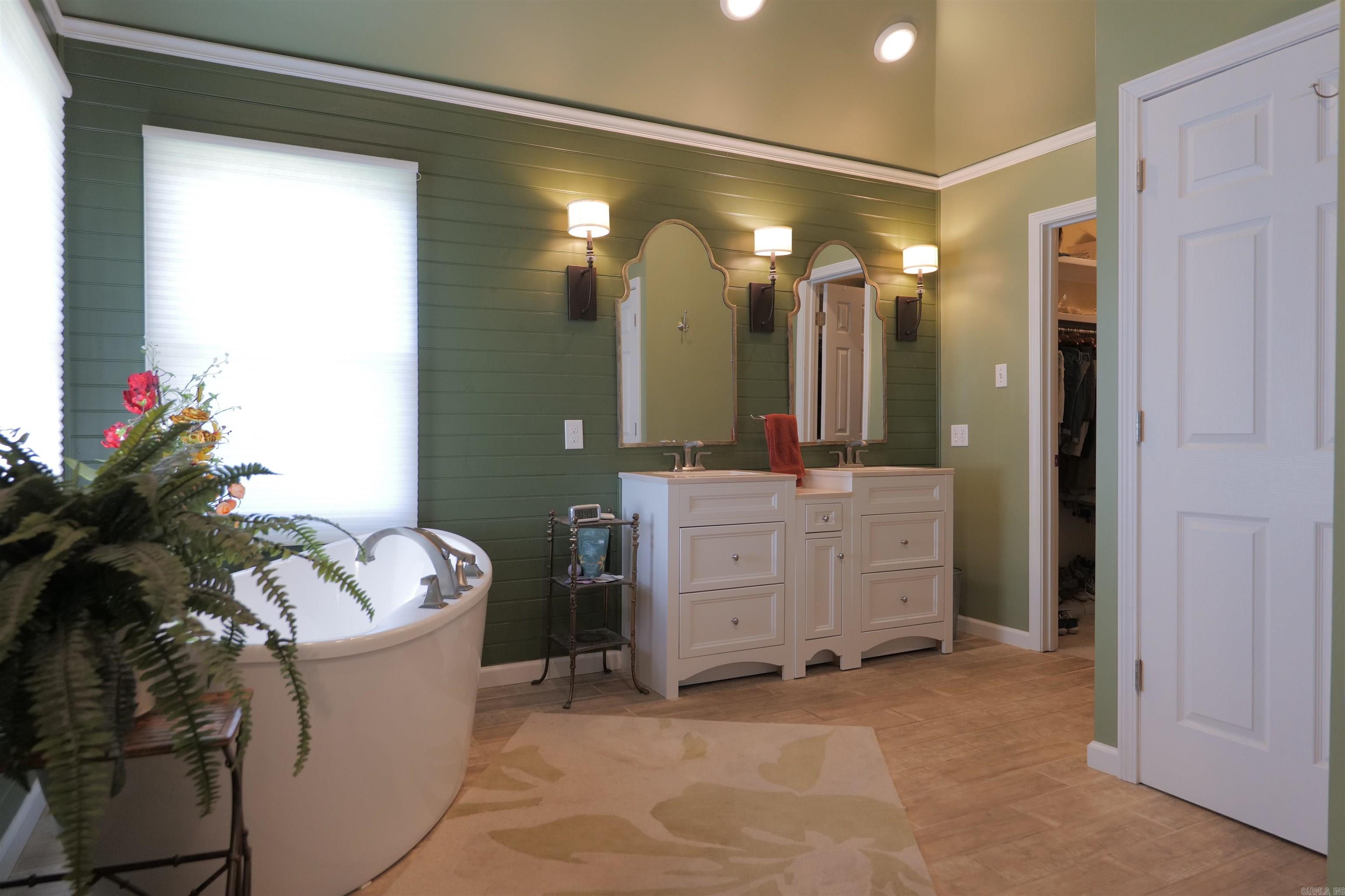 WOODSPRINGS ESTATES PHASE III - Residential