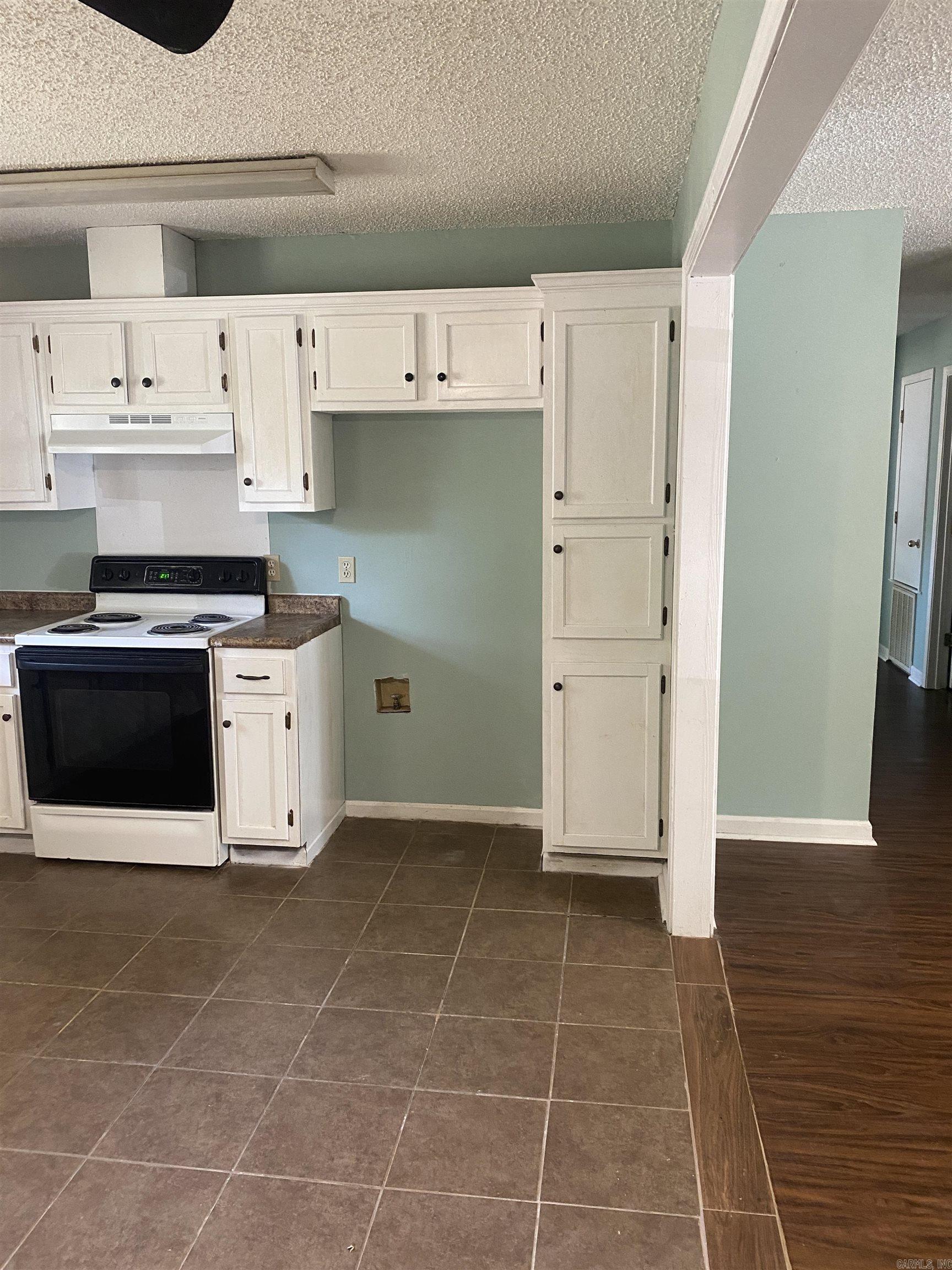 MAGNOLIA POINT - Residential