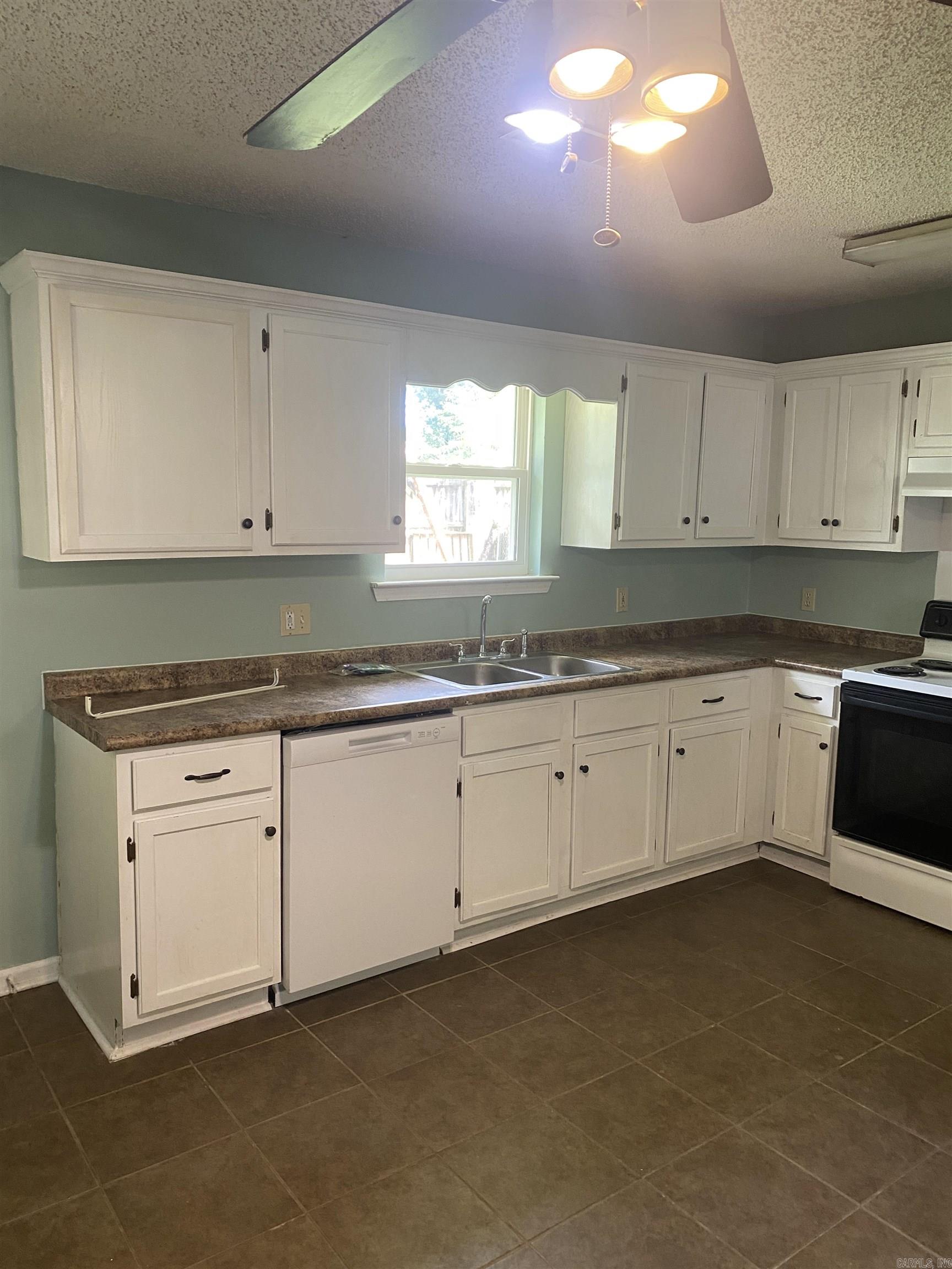 MAGNOLIA POINT - Residential