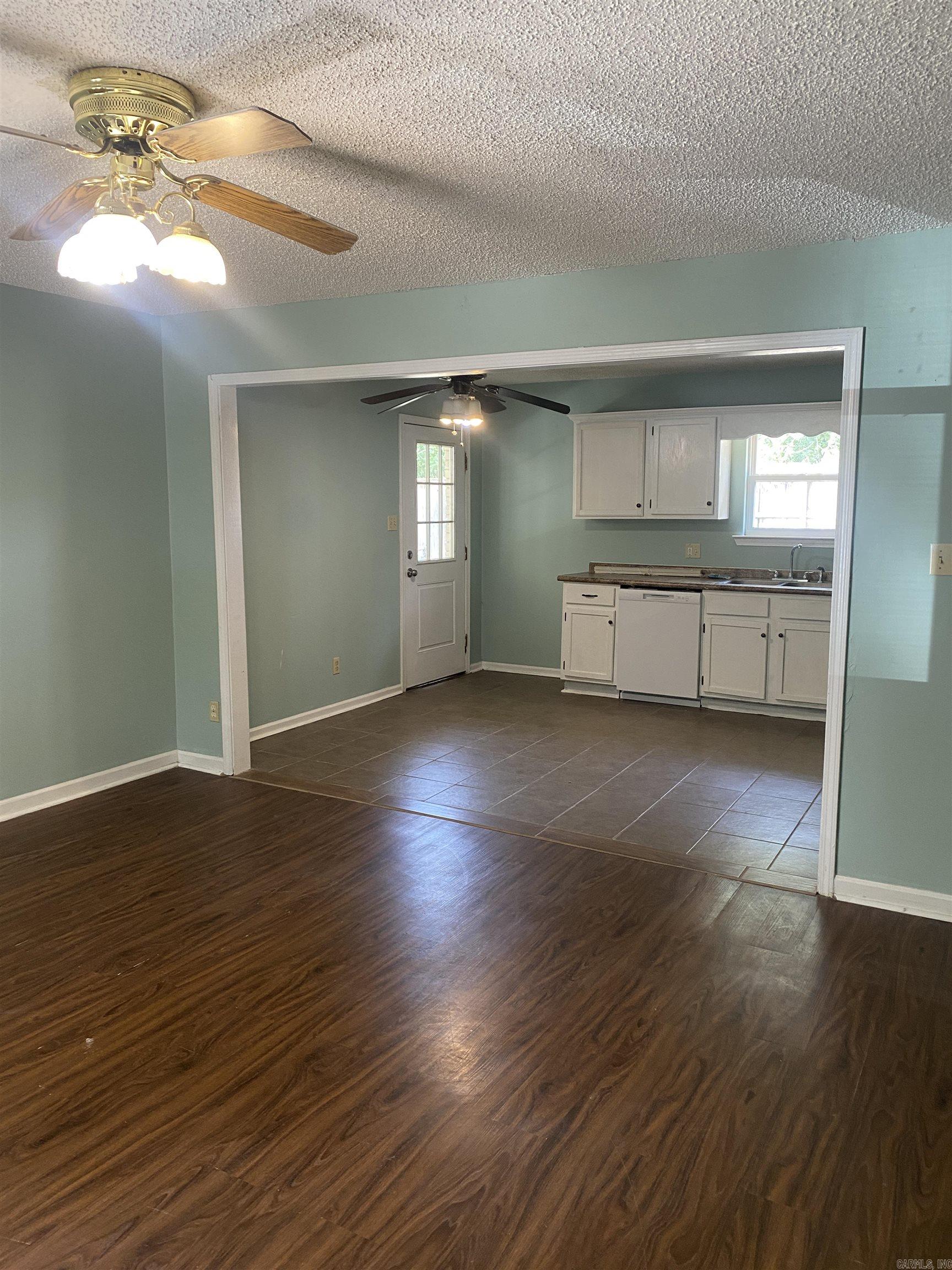 MAGNOLIA POINT - Residential