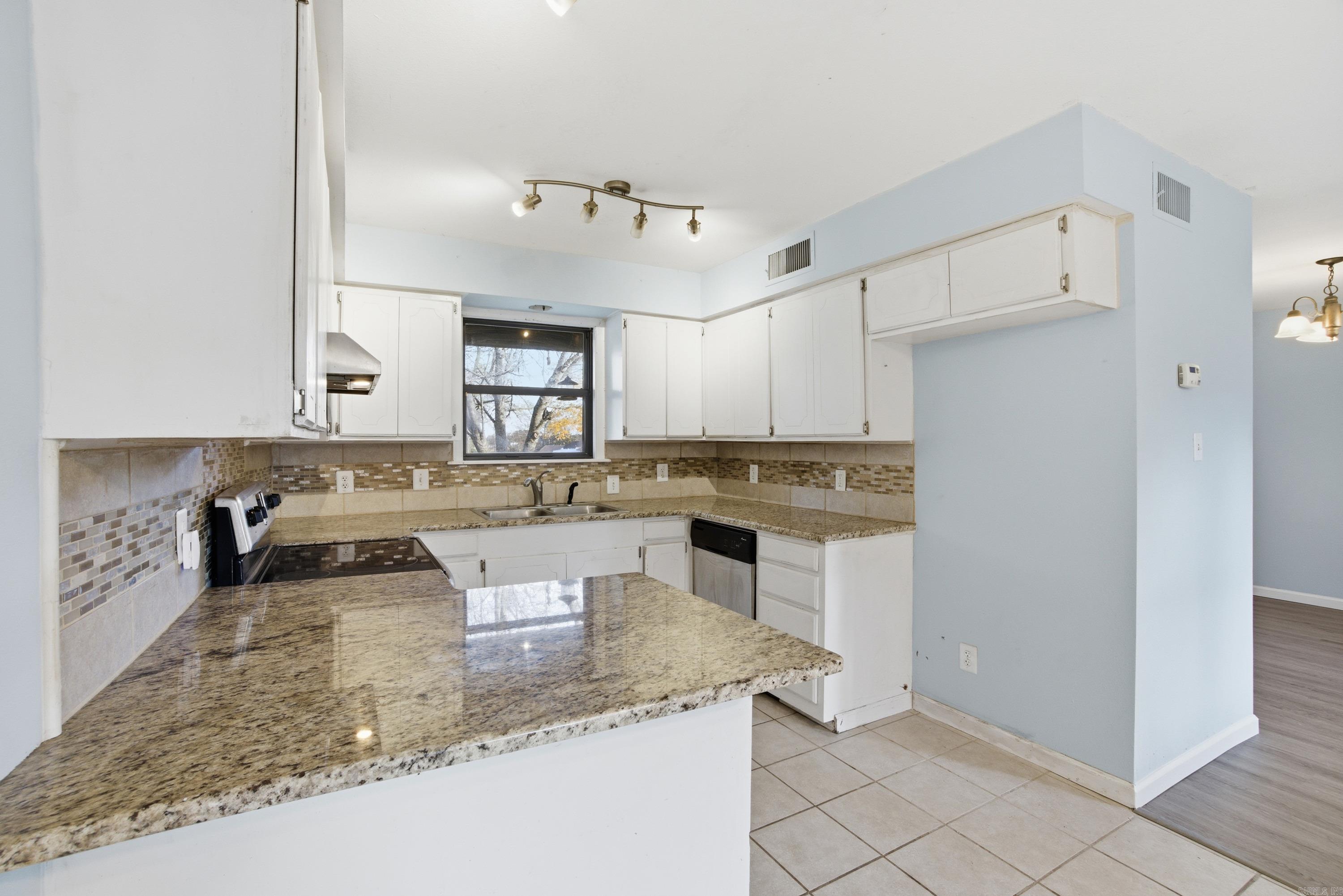 HARDIN VALLEY - Residential