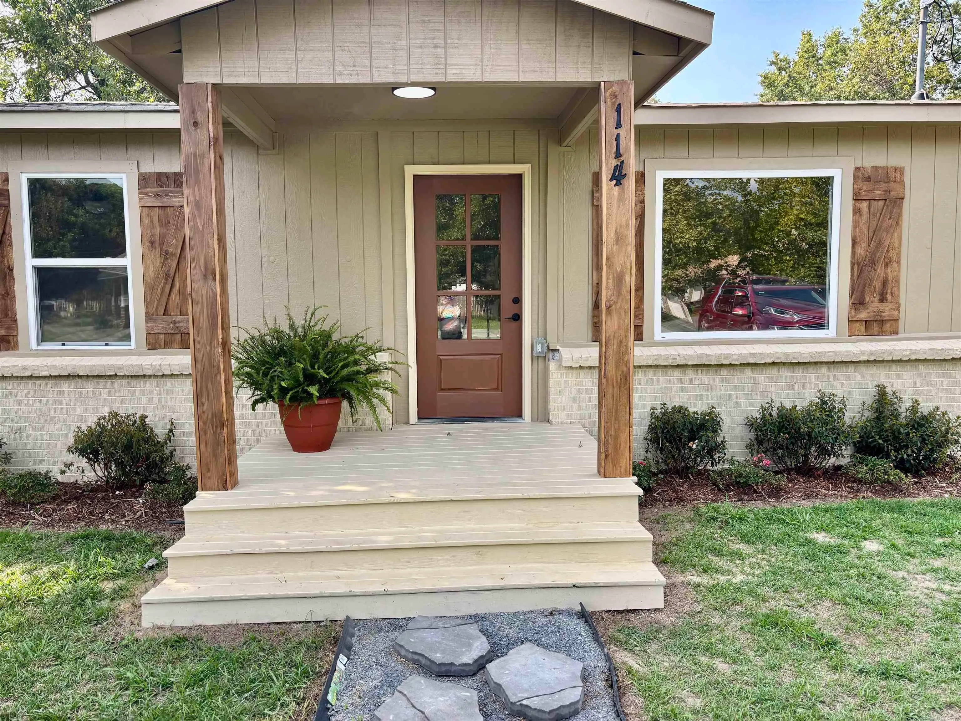 Lonoke, Arkansas 72086, United States, 2 Bedrooms Bedrooms, ,1 BathroomBathrooms,Residential,Pending,214339