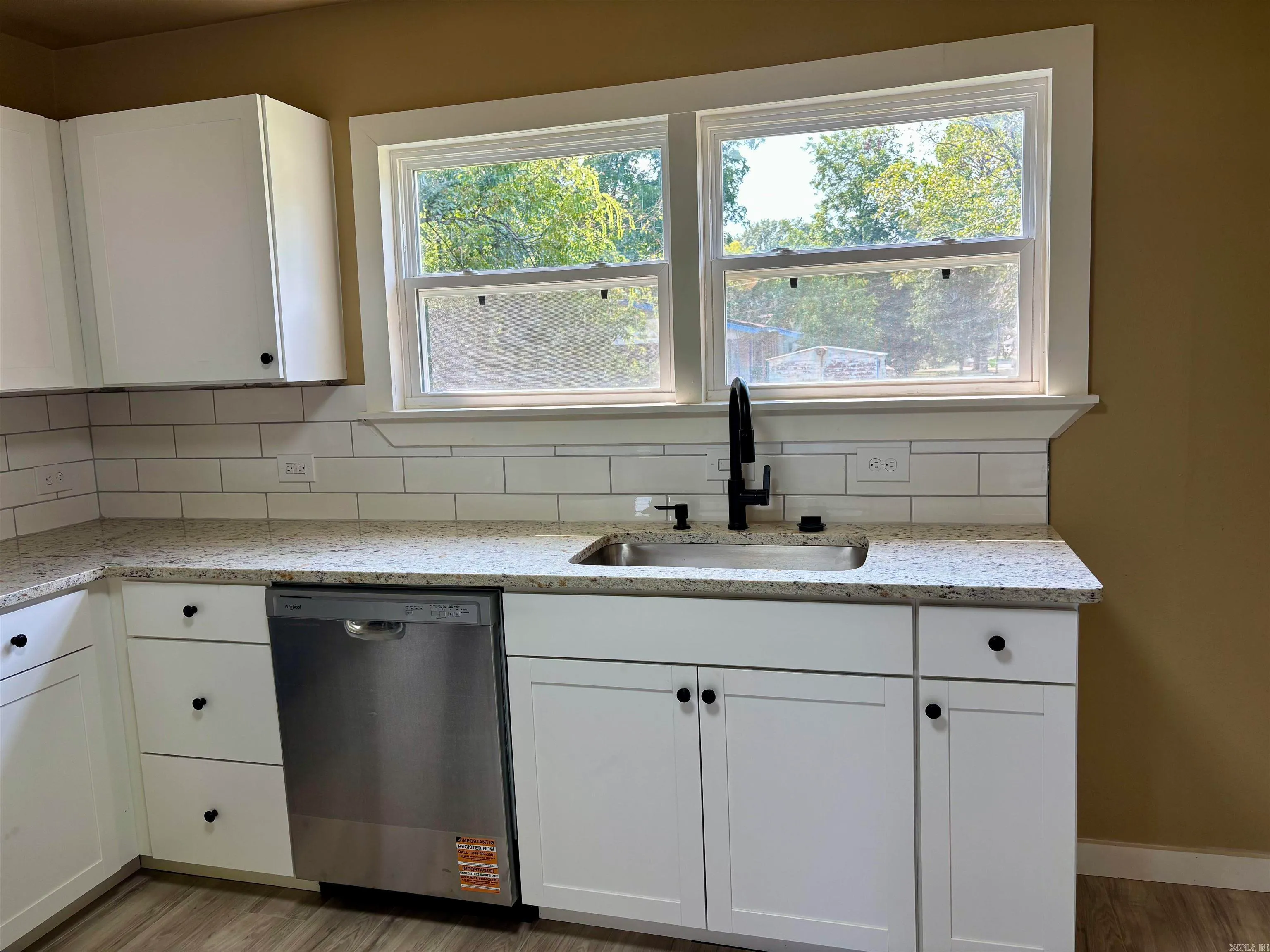 Lonoke, Arkansas 72086, United States, 2 Bedrooms Bedrooms, ,1 BathroomBathrooms,Residential,Pending,214339