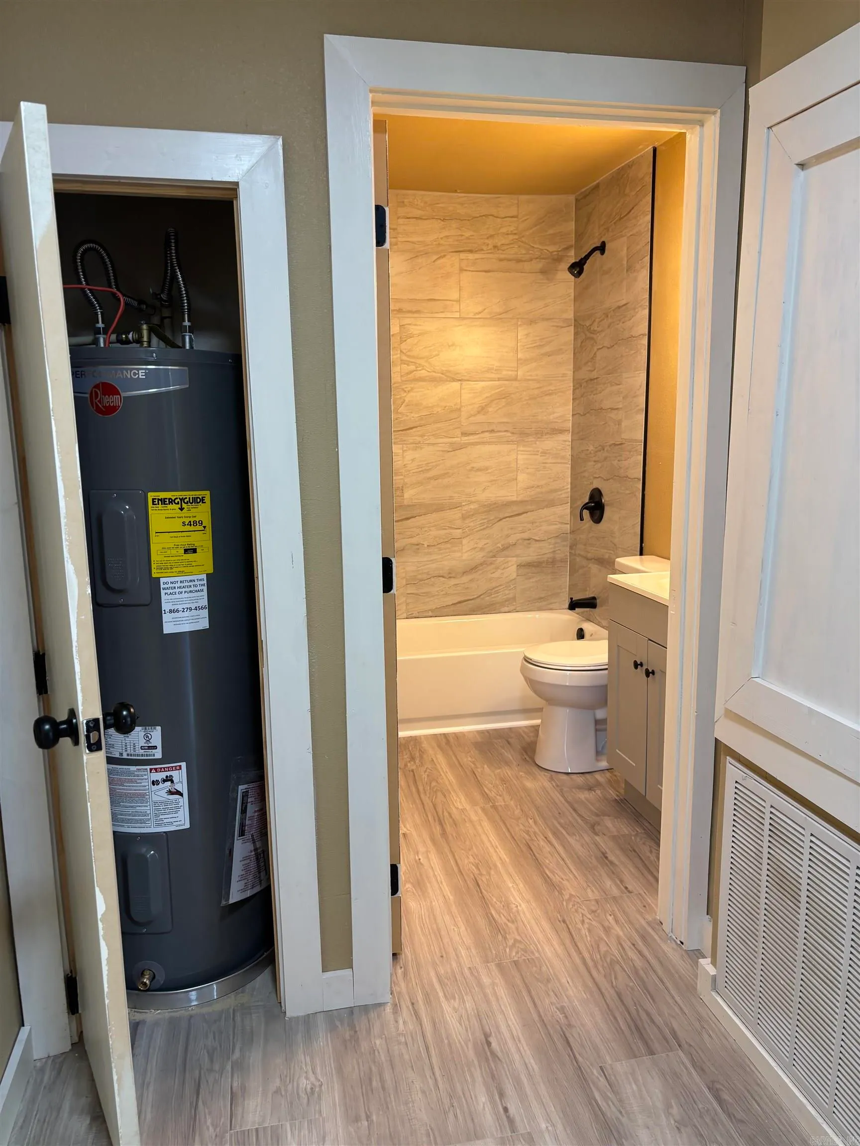 Lonoke, Arkansas 72086, United States, 2 Bedrooms Bedrooms, ,1 BathroomBathrooms,Residential,Pending,214339