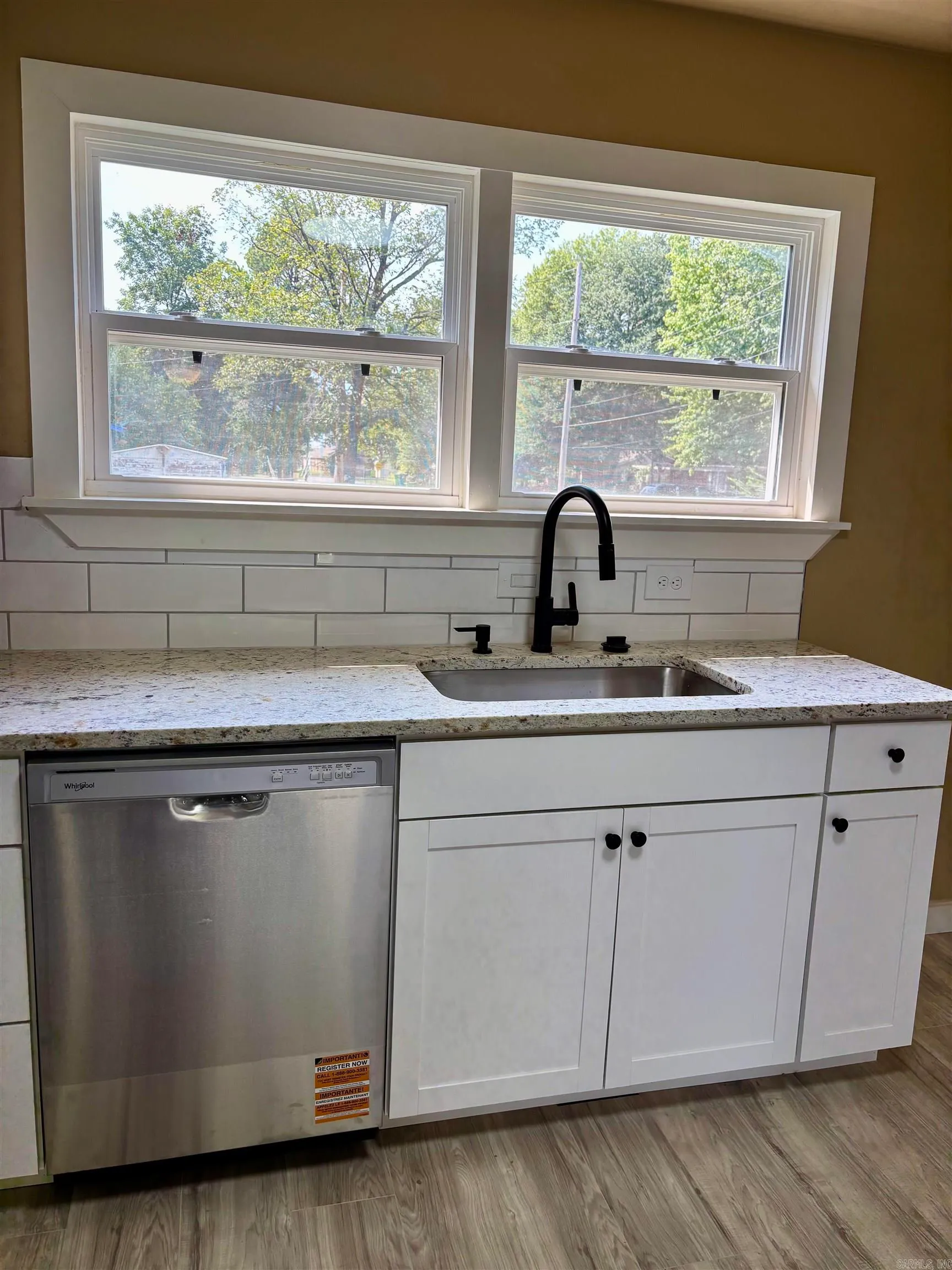 Lonoke, Arkansas 72086, United States, 2 Bedrooms Bedrooms, ,1 BathroomBathrooms,Residential,Pending,214339