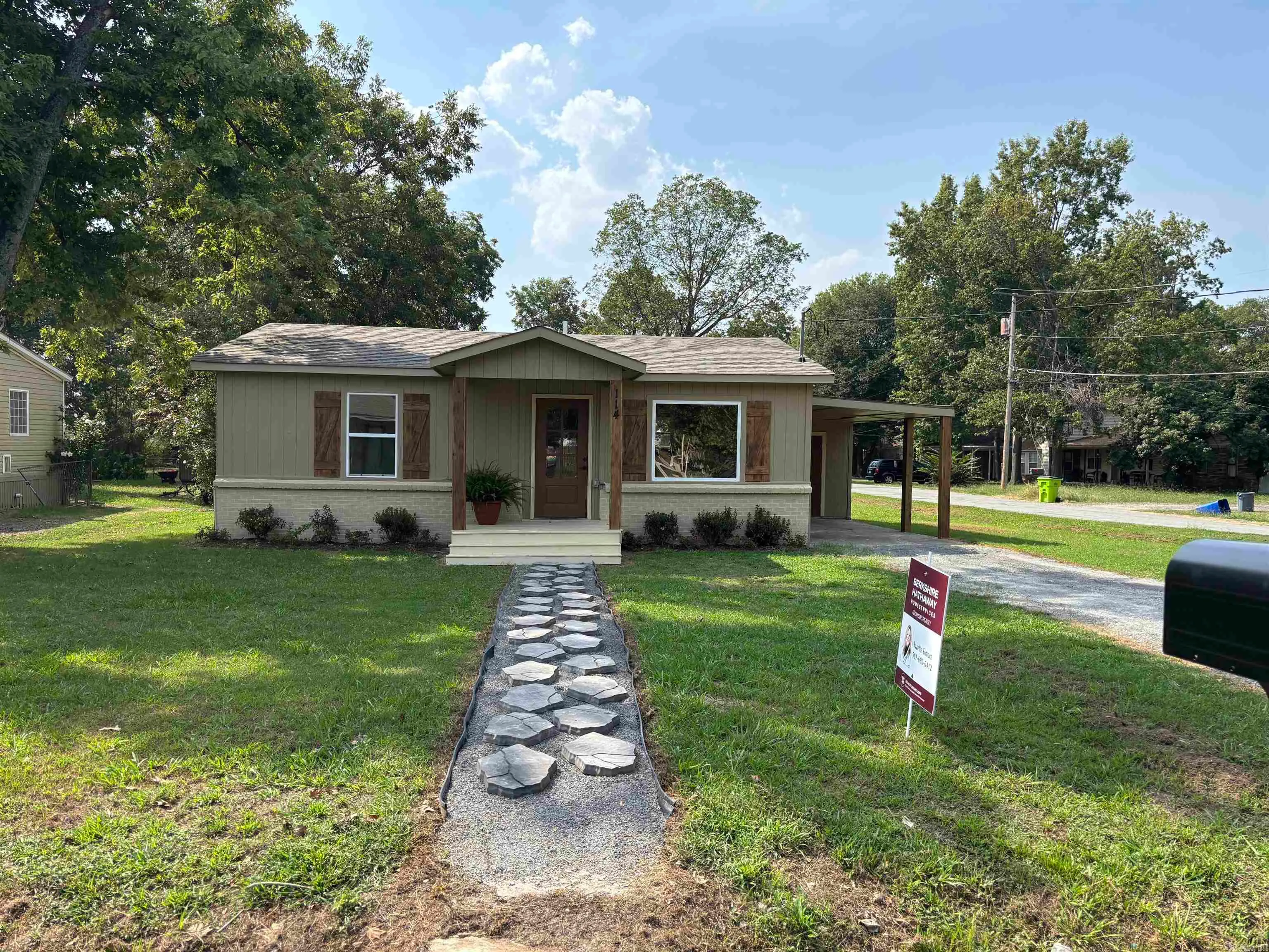 Lonoke, Arkansas 72086, United States, 2 Bedrooms Bedrooms, ,1 BathroomBathrooms,Residential,Pending,214339