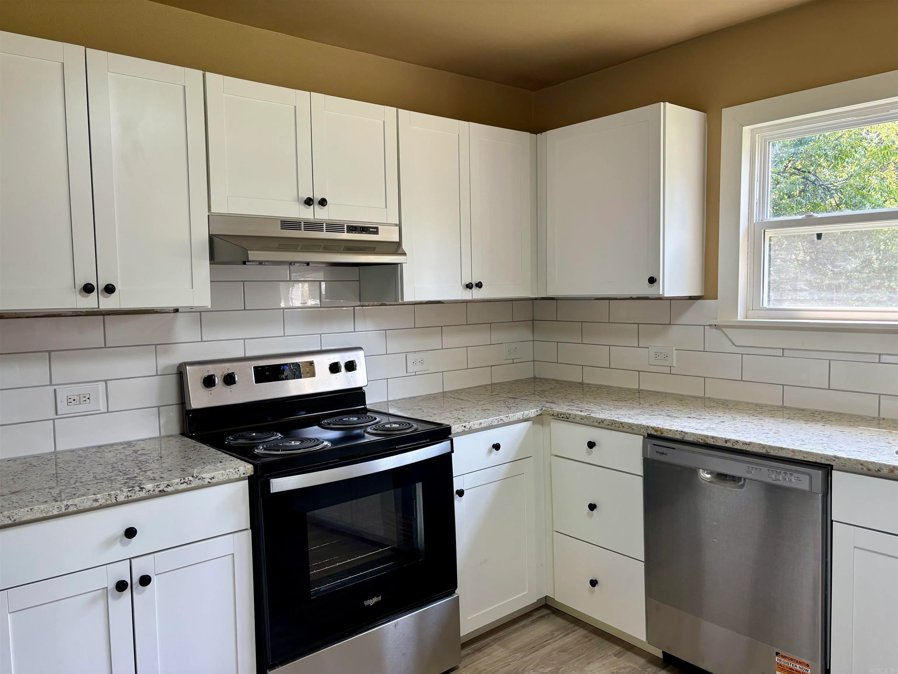 Lonoke, Arkansas 72086, United States, 2 Bedrooms Bedrooms, ,1 BathroomBathrooms,Residential,Pending,214339