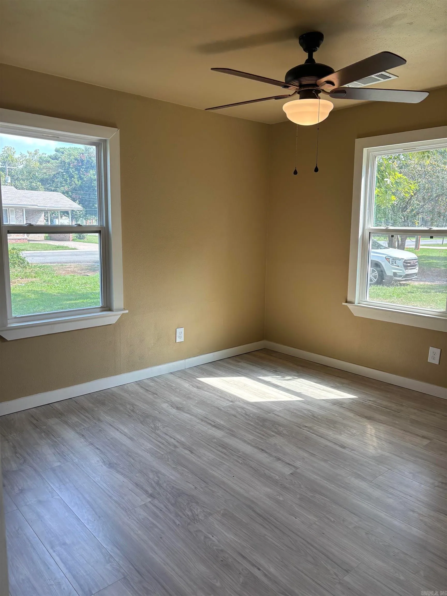 Lonoke, Arkansas 72086, United States, 2 Bedrooms Bedrooms, ,1 BathroomBathrooms,Residential,Pending,214339