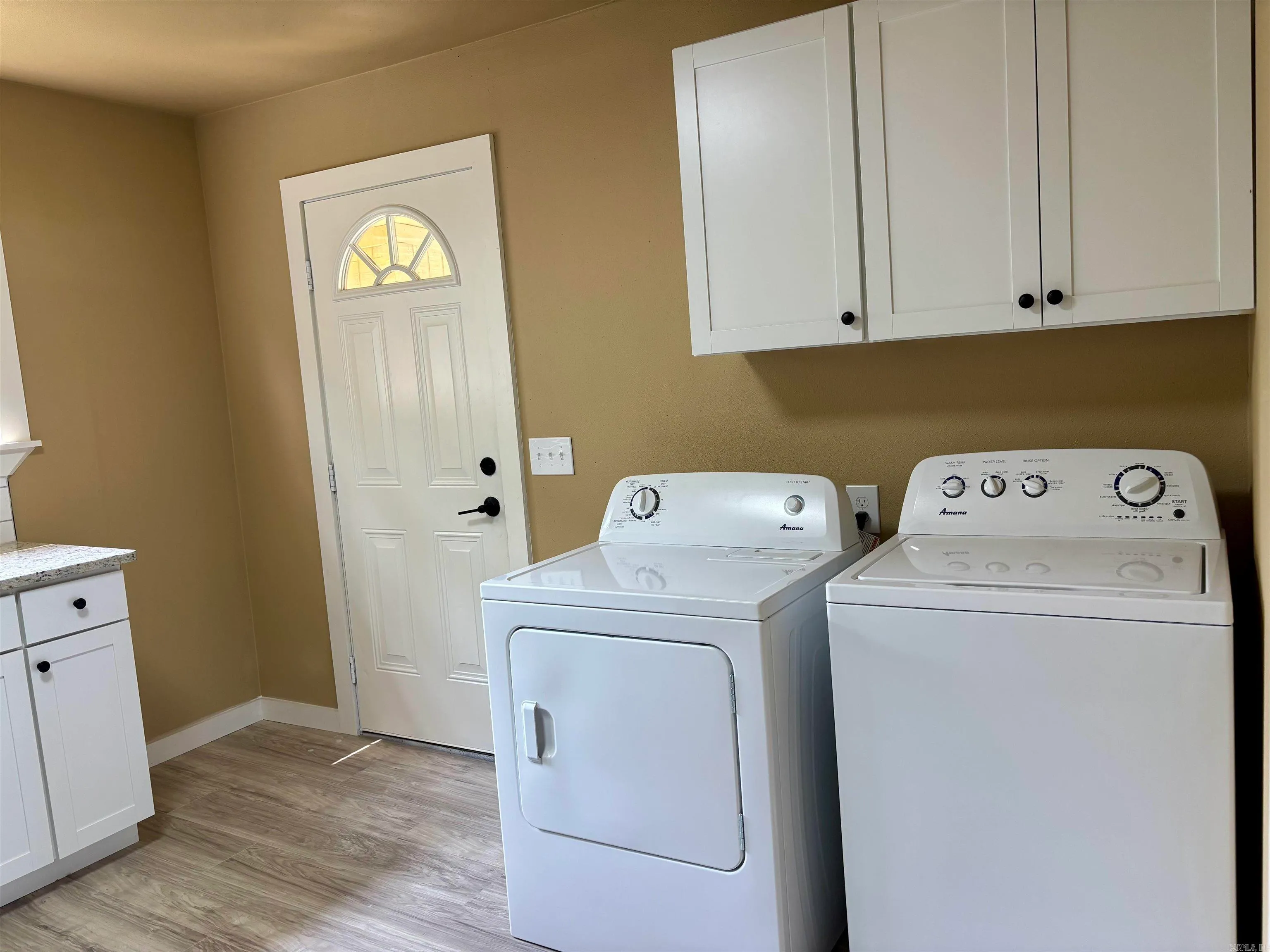 Lonoke, Arkansas 72086, United States, 2 Bedrooms Bedrooms, ,1 BathroomBathrooms,Residential,Pending,214339