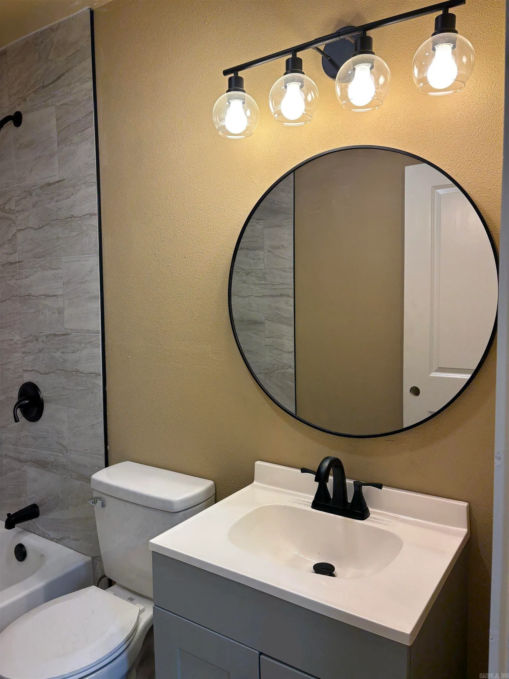 Lonoke, Arkansas 72086, United States, 2 Bedrooms Bedrooms, ,1 BathroomBathrooms,Residential,Pending,214339