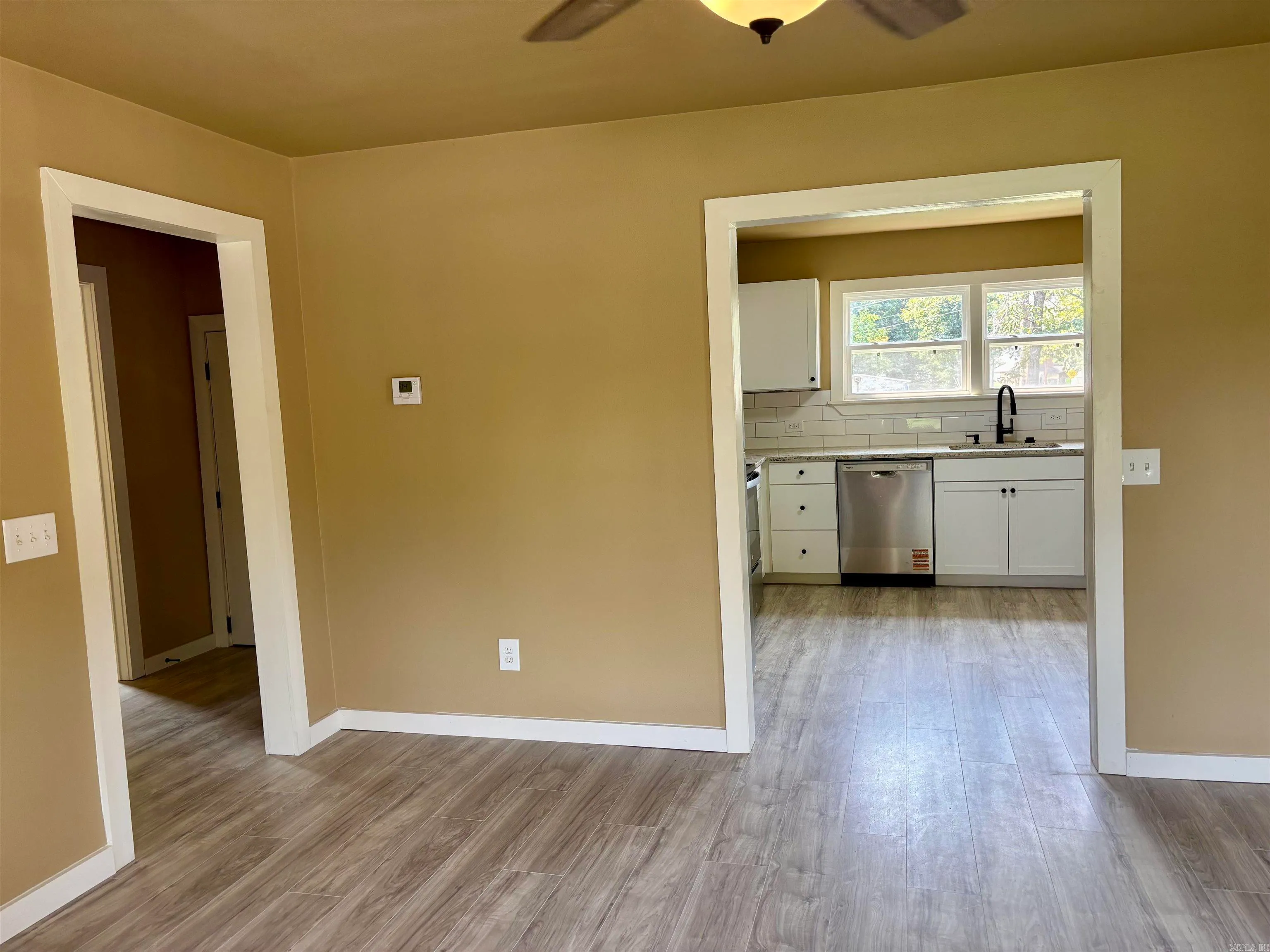 Lonoke, Arkansas 72086, United States, 2 Bedrooms Bedrooms, ,1 BathroomBathrooms,Residential,Pending,214339