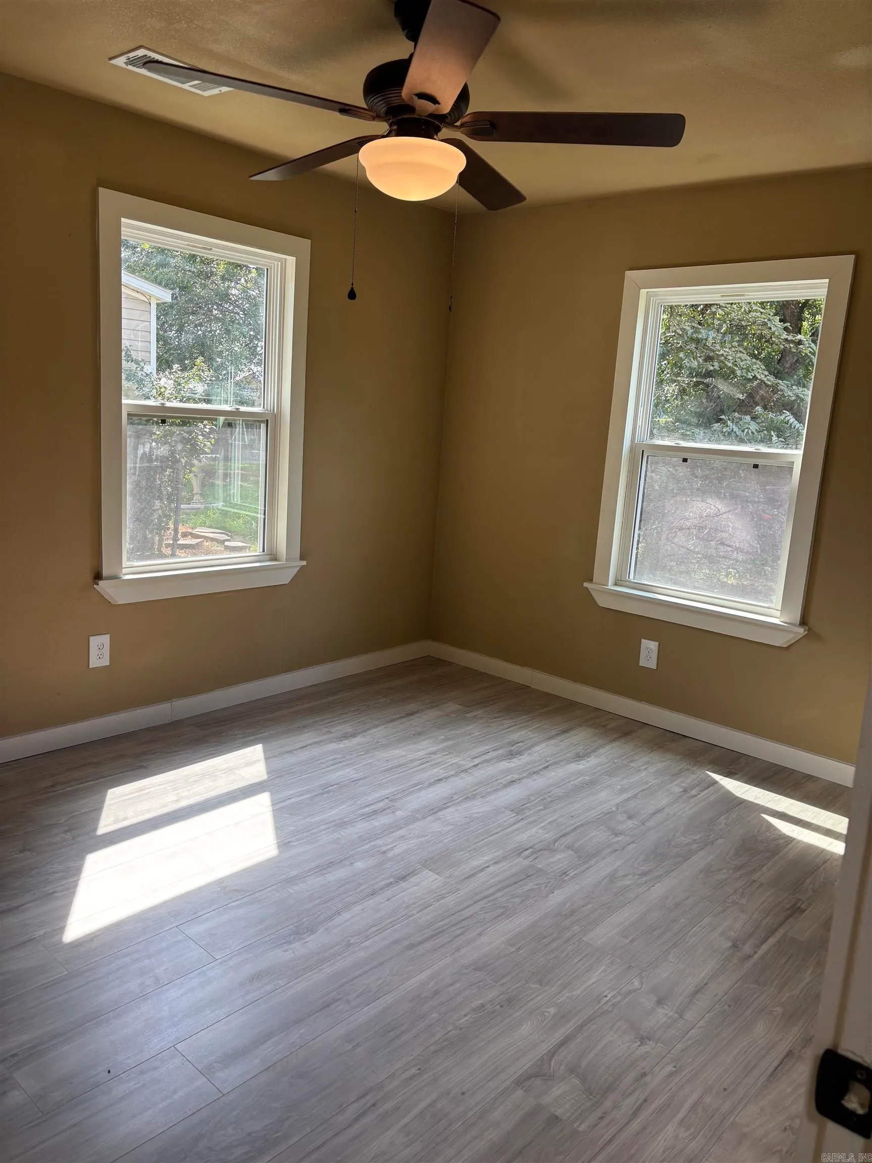 Lonoke, Arkansas 72086, United States, 2 Bedrooms Bedrooms, ,1 BathroomBathrooms,Residential,Pending,214339