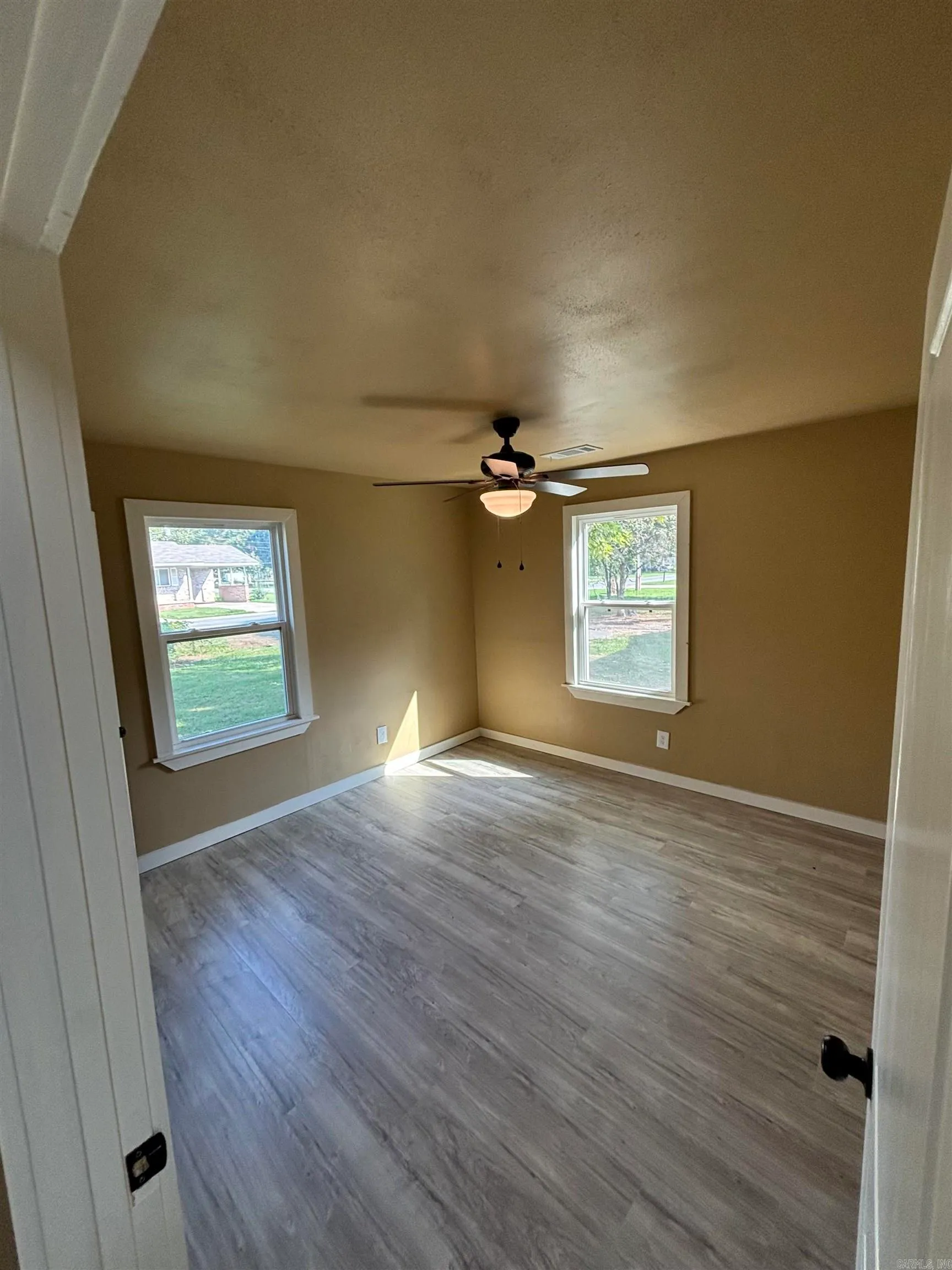 Lonoke, Arkansas 72086, United States, 2 Bedrooms Bedrooms, ,1 BathroomBathrooms,Residential,Pending,214339