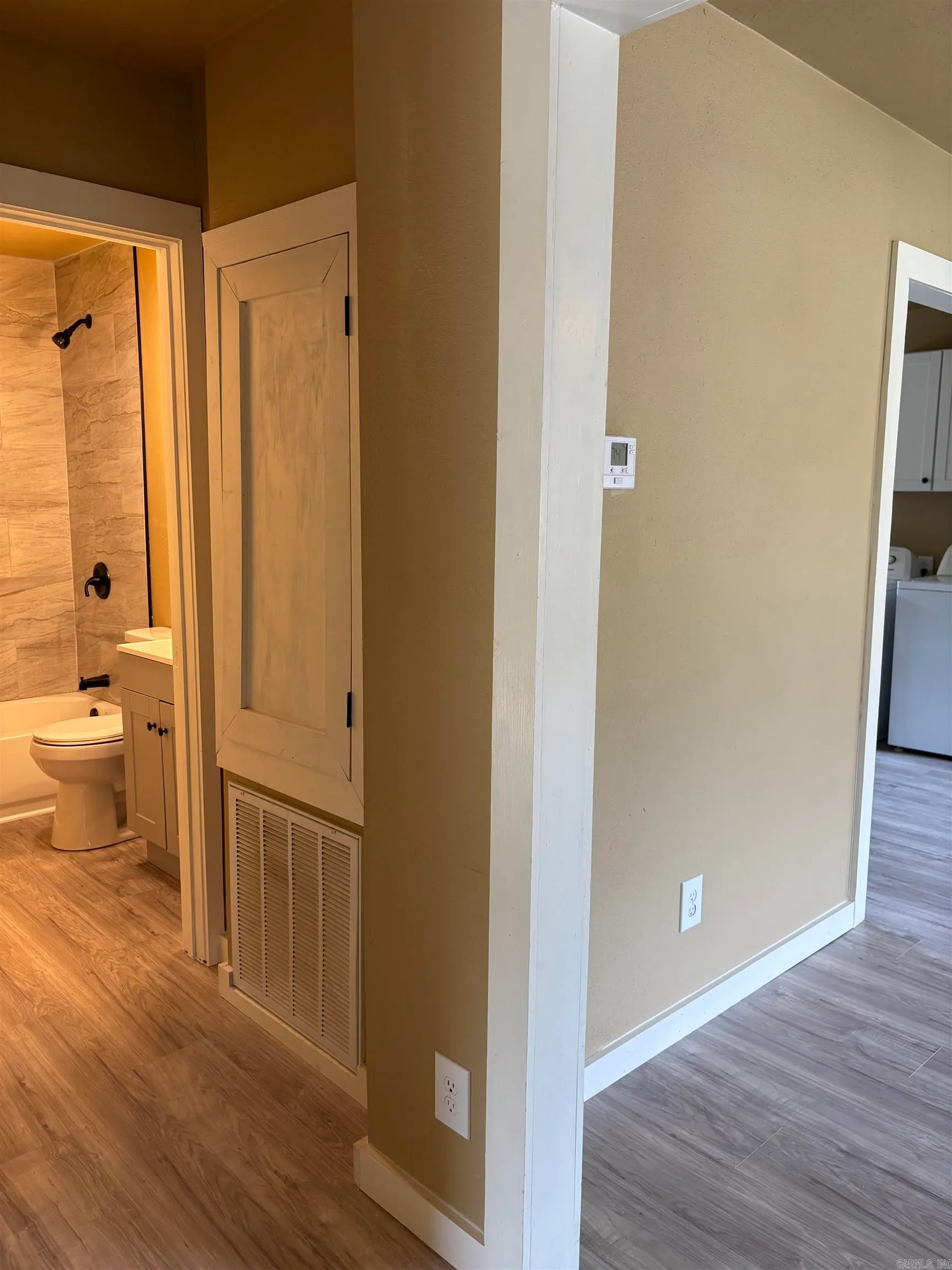 Lonoke, Arkansas 72086, United States, 2 Bedrooms Bedrooms, ,1 BathroomBathrooms,Residential,Pending,214339