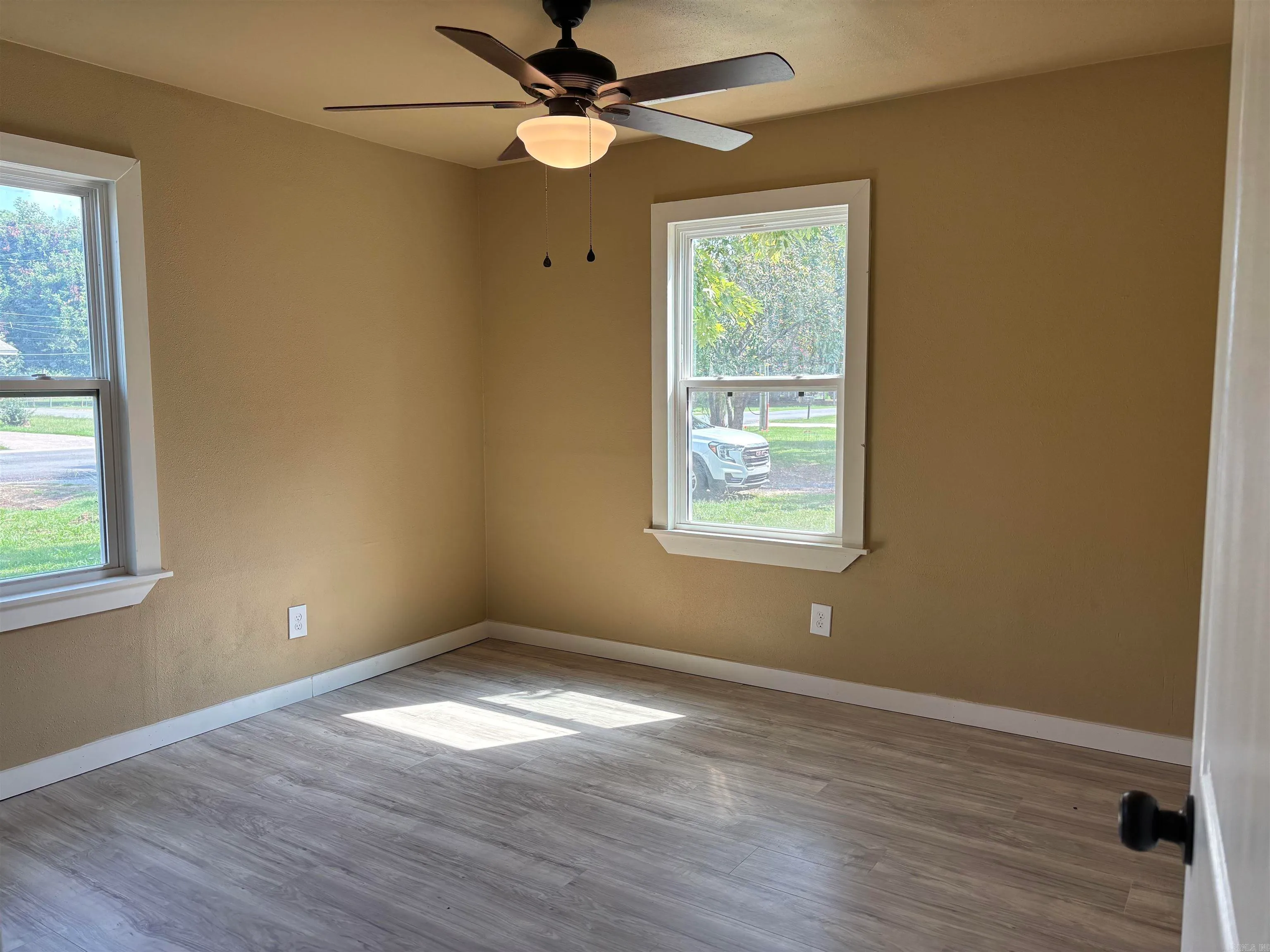 Lonoke, Arkansas 72086, United States, 2 Bedrooms Bedrooms, ,1 BathroomBathrooms,Residential,Pending,214339