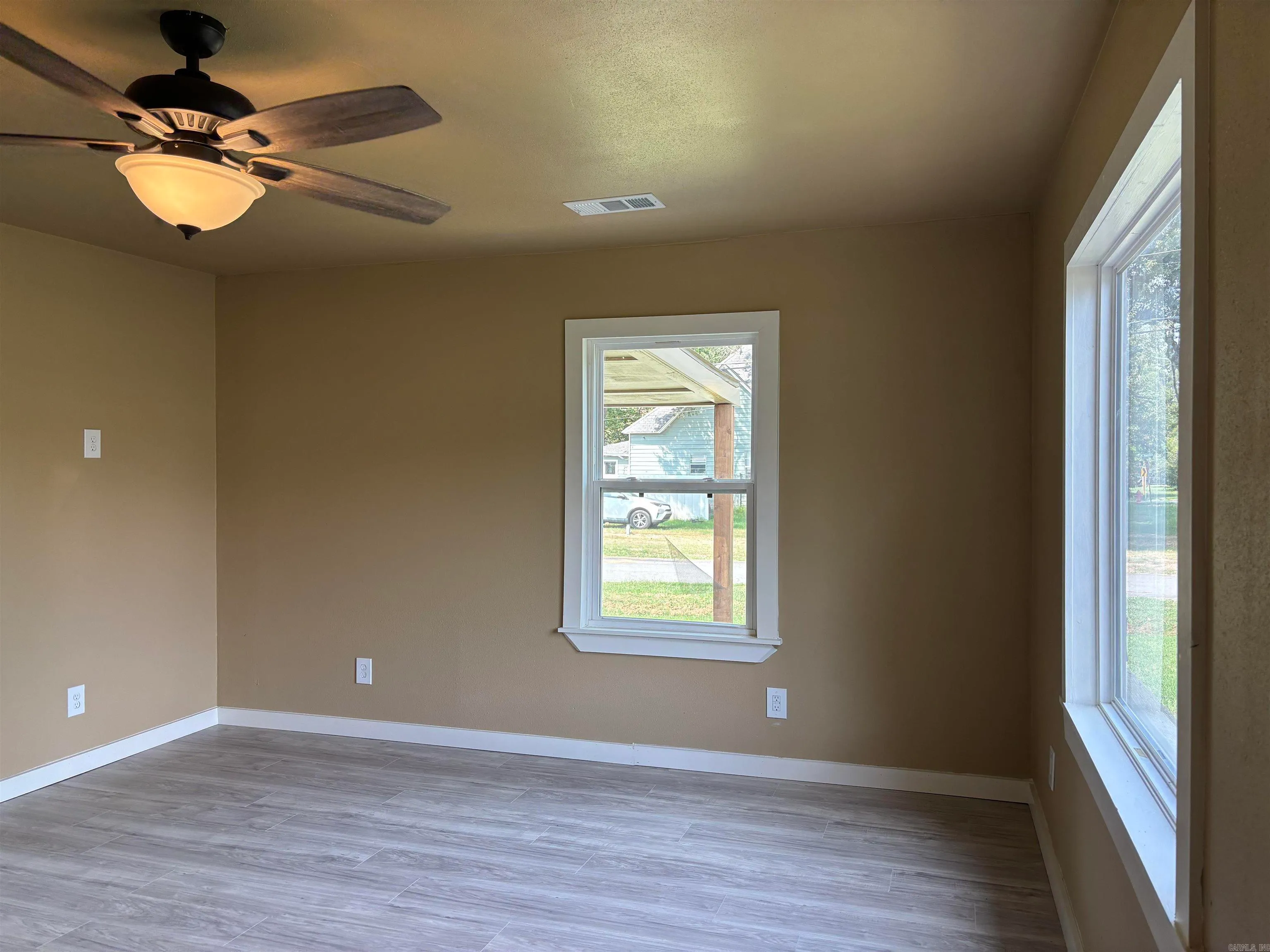 Lonoke, Arkansas 72086, United States, 2 Bedrooms Bedrooms, ,1 BathroomBathrooms,Residential,Pending,214339