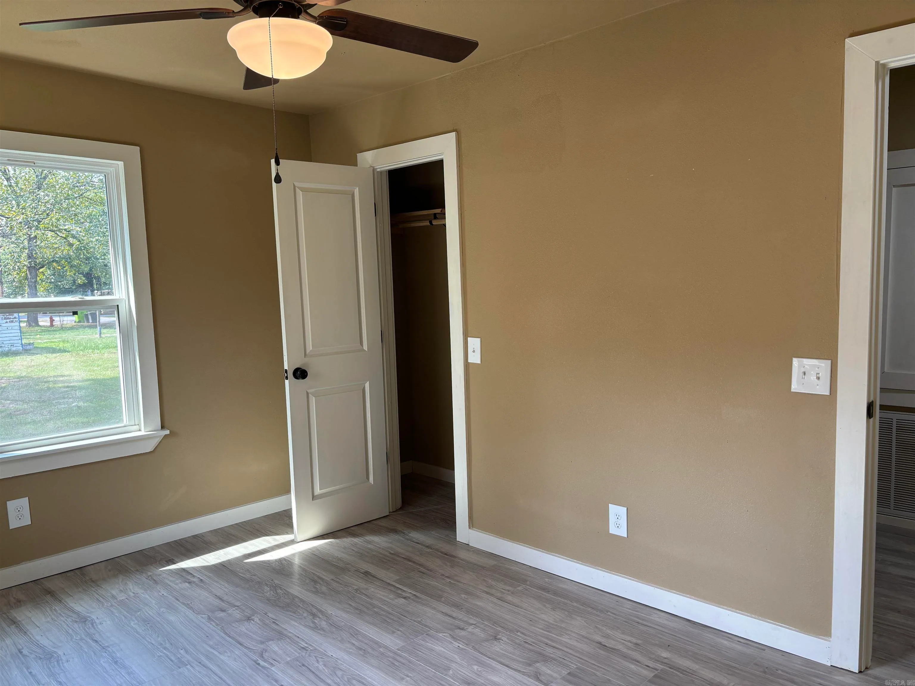 Lonoke, Arkansas 72086, United States, 2 Bedrooms Bedrooms, ,1 BathroomBathrooms,Residential,Pending,214339