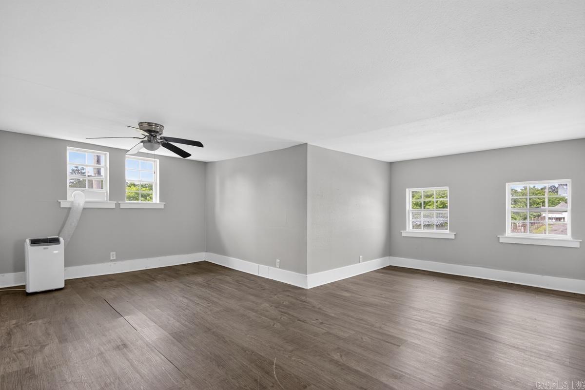 Weldon E Wrights - Residential