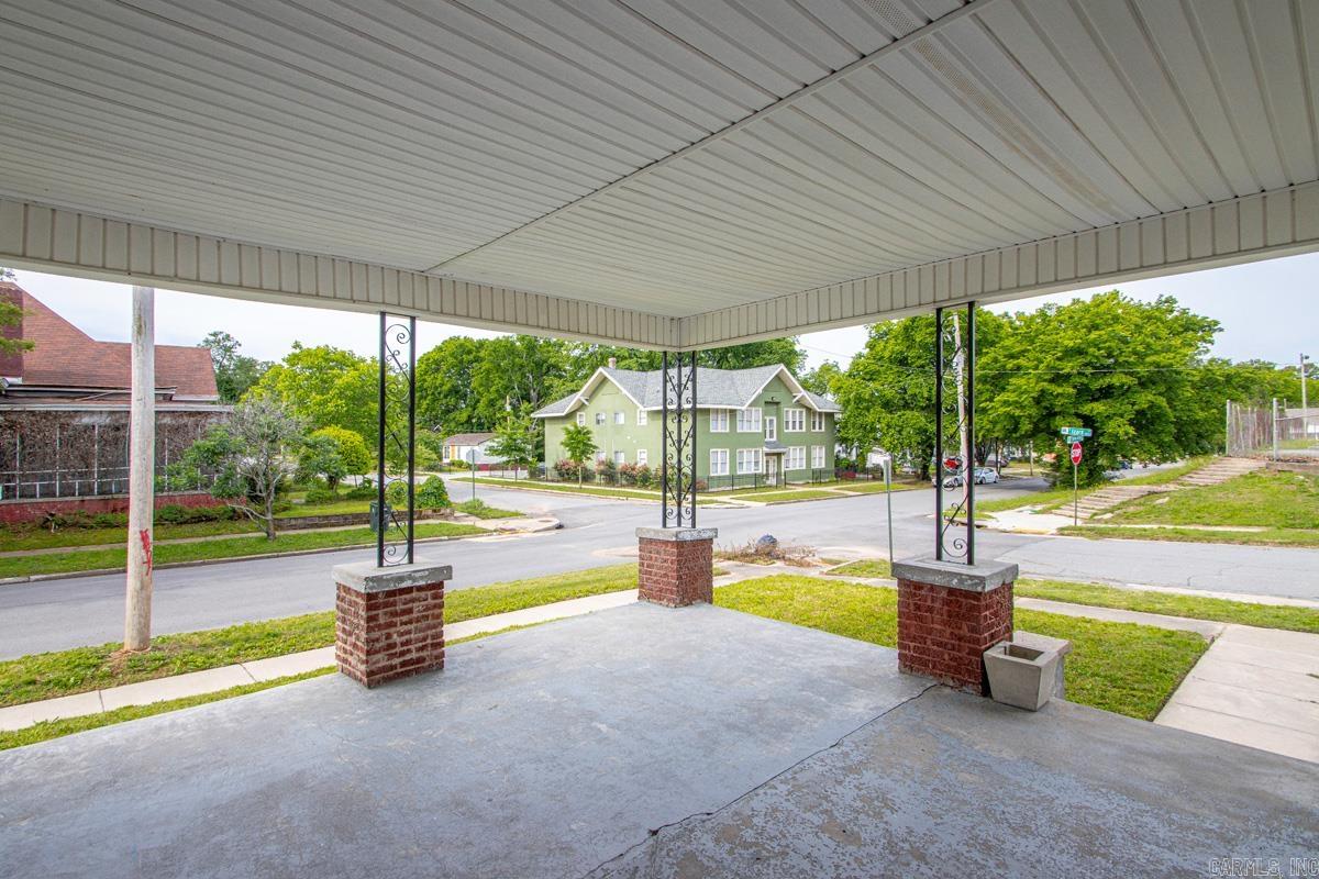 Weldon E Wrights - Residential