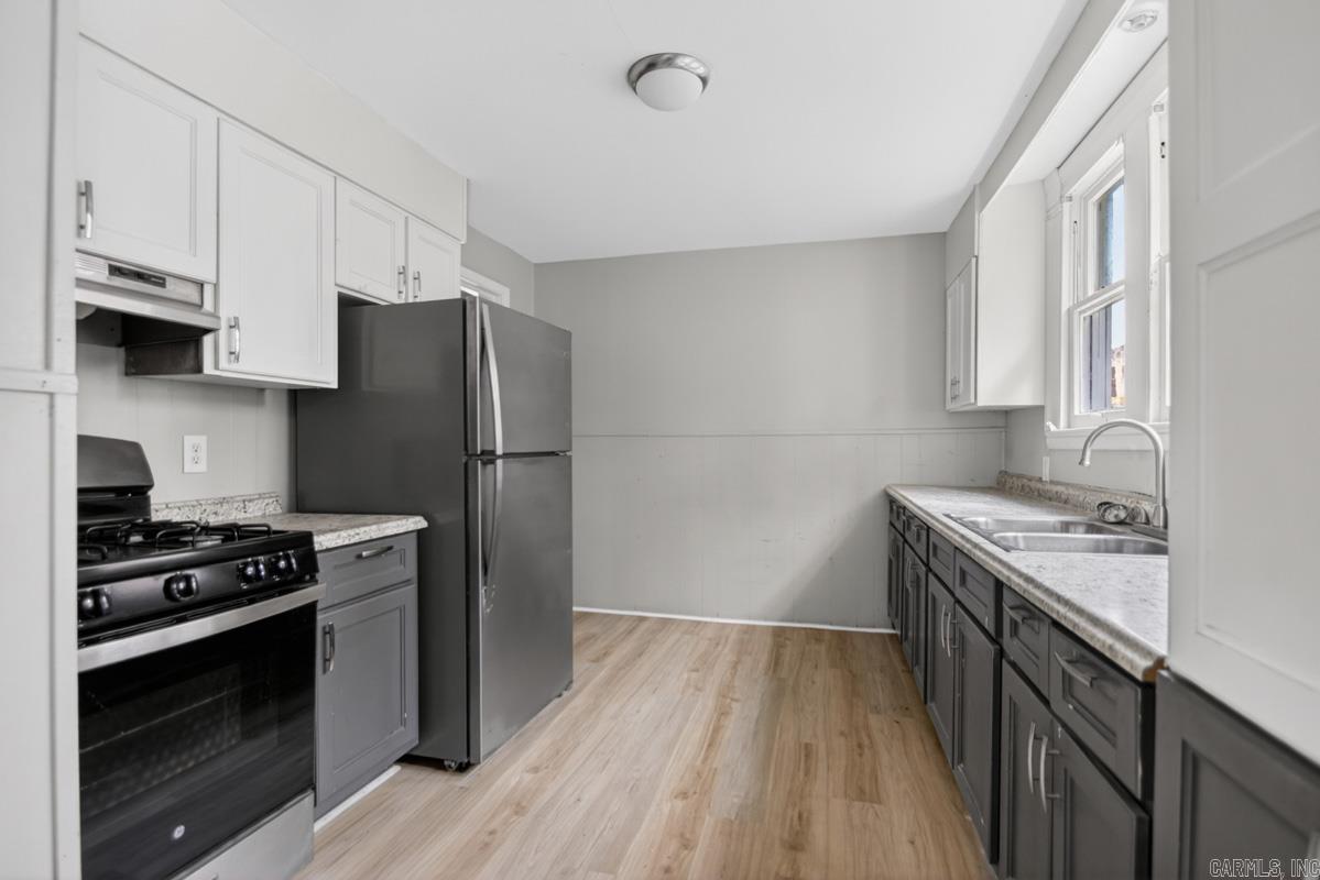 Weldon E Wrights - Residential
