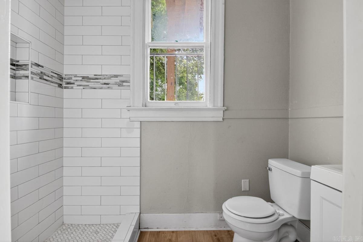 Weldon E Wrights - Residential