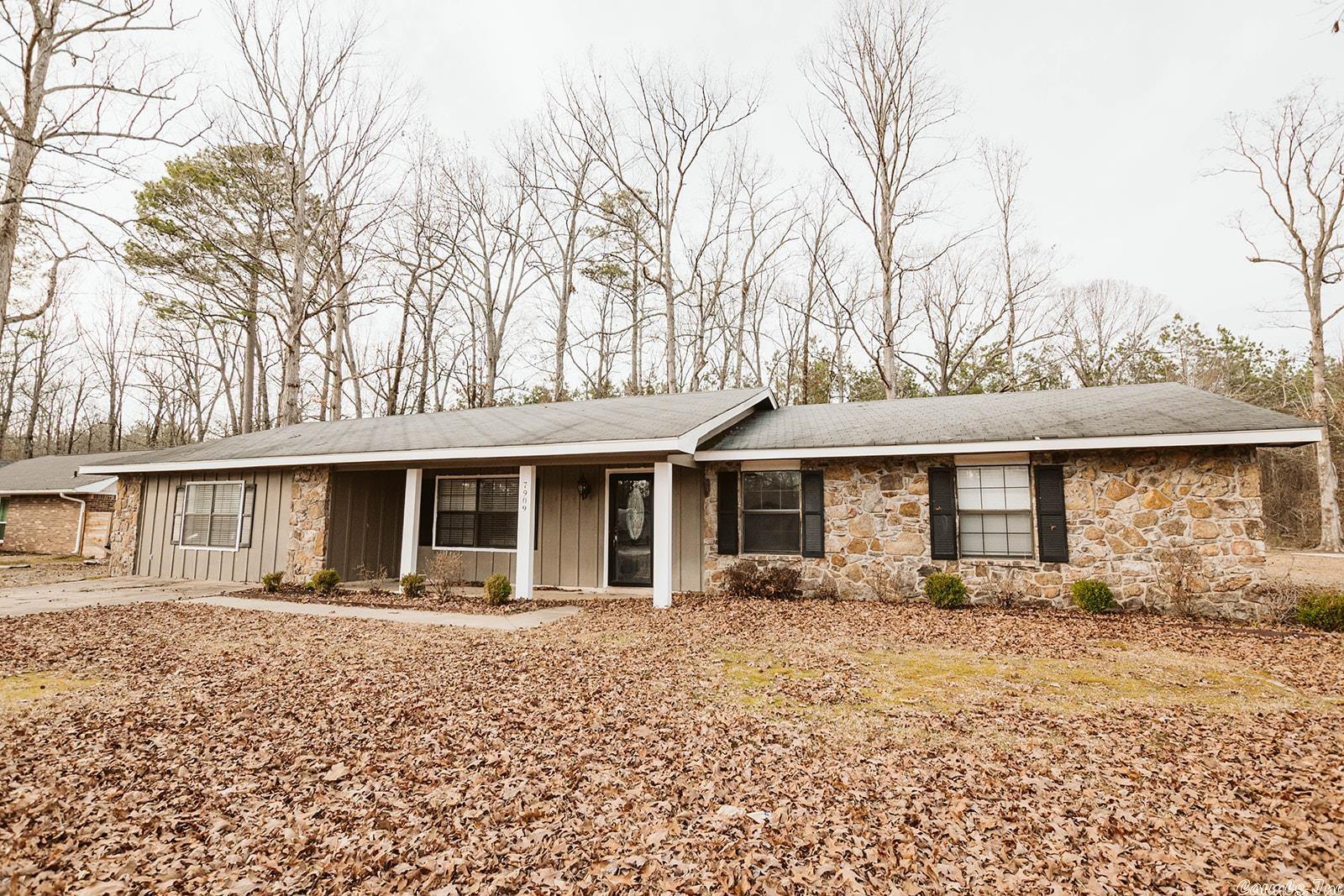 Back on the market!! Spacious 4 bedroom 2 full bathroom home sitting on .95(+/-) acres in quite subdivision outside city limits. Several updates have recently been made to the property, new hvac being installed. Call today to get a showing scheduled !