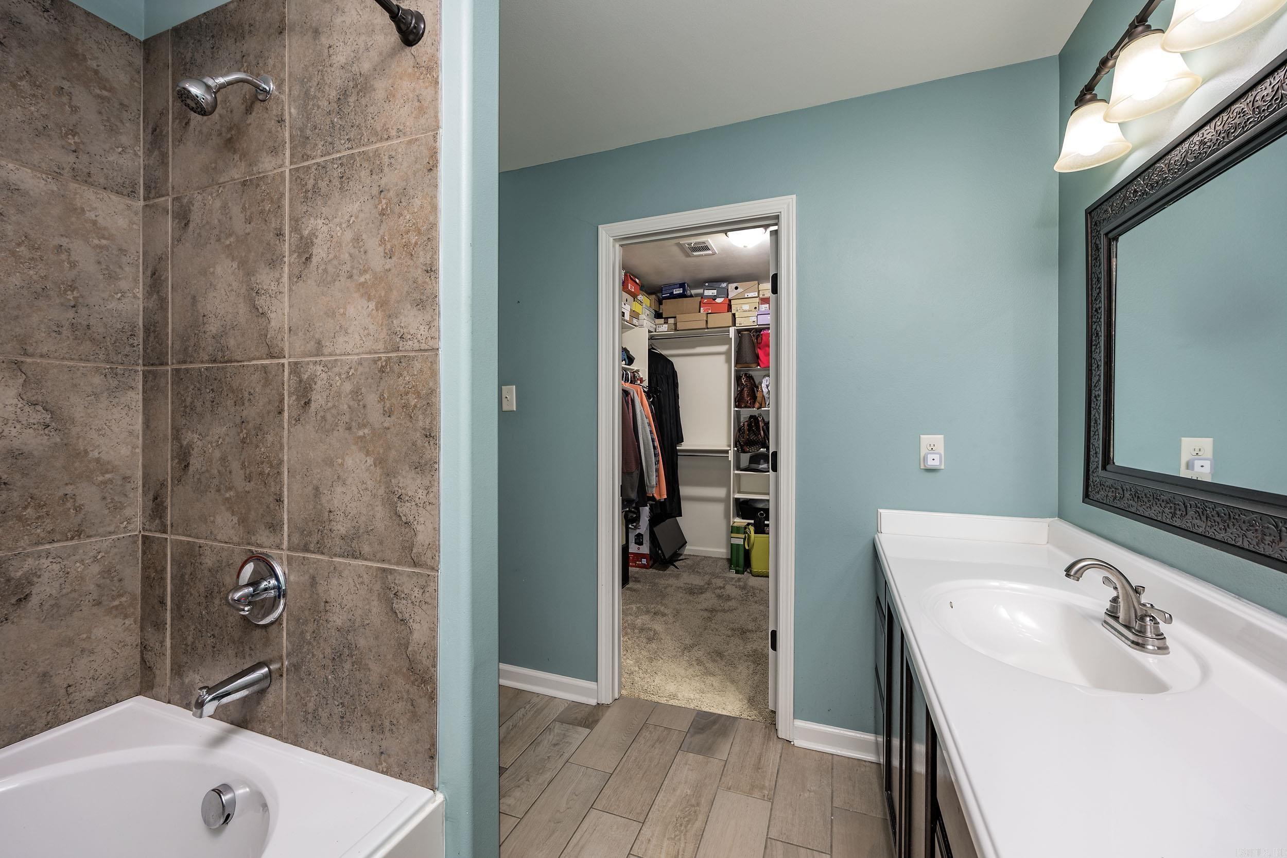 NORTH HAVEN - Residential