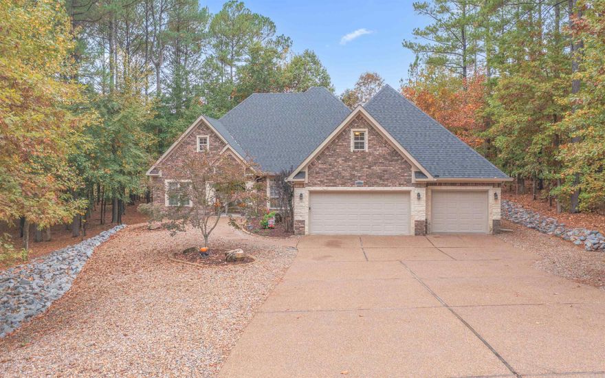 Beautiful 4b 3b home, 2,626 sq.ft. Great curb appeal, with new landscaping! 3 car garage. Split bedroom floorplan, all new Luxury Vinyl plank flooring in bedrooms and living areas. Bonus 4th bedroom and bath upstairs. Kitchen features granite counters. Large master bedroom and bath with jetted tub and walk-in shower. Huge walk-in closet with access into the laundry room. Backyard faces the back end of the Isabella Driving range. Fenced backyard with covered Patio for relaxing. NEW ROOF 2022! Bonus, storage building behind garage! Survey on file. $1,500 One-time buy in fee for all new property owners to HSV.