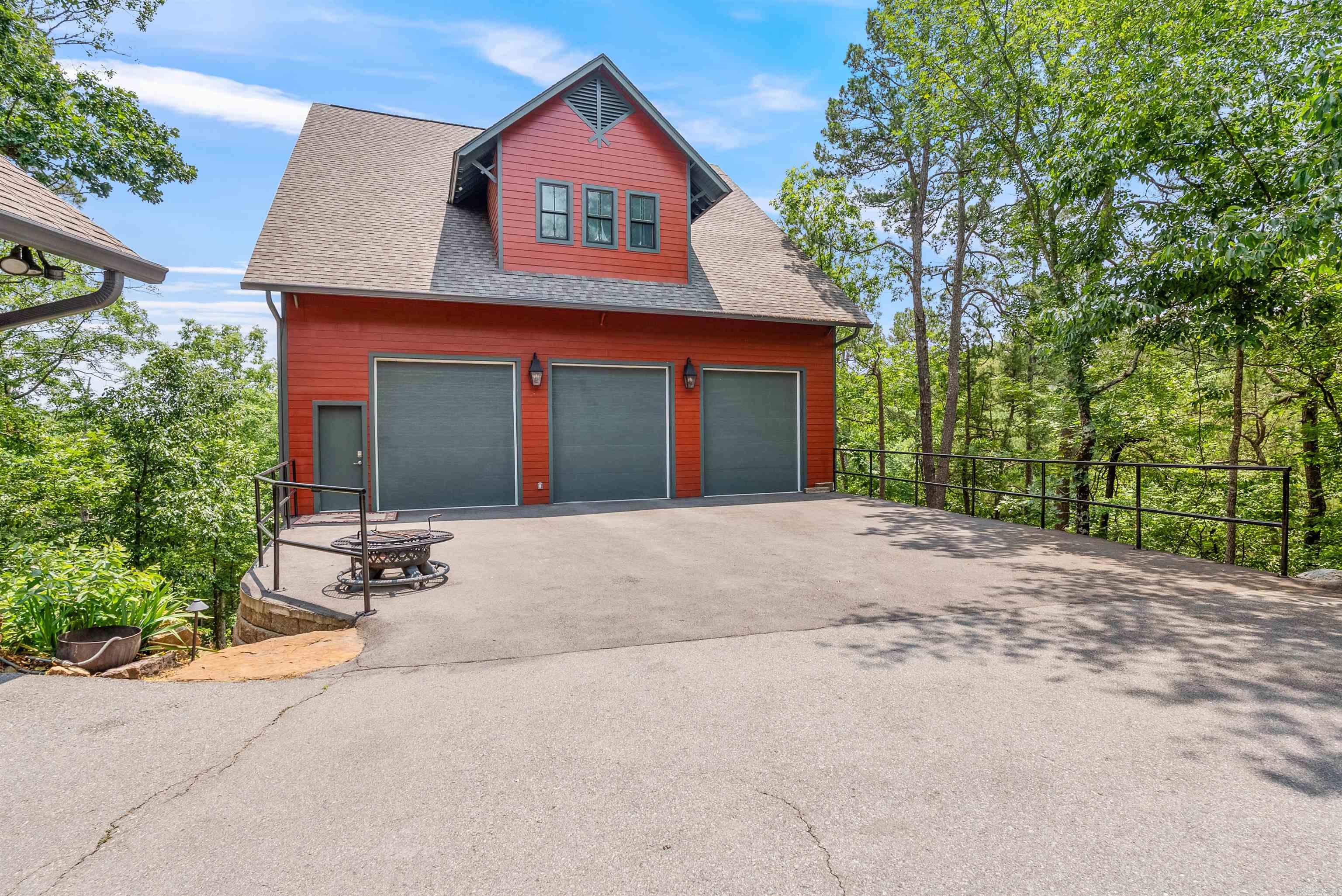 RIDGEFIELD ESTATES - Residential