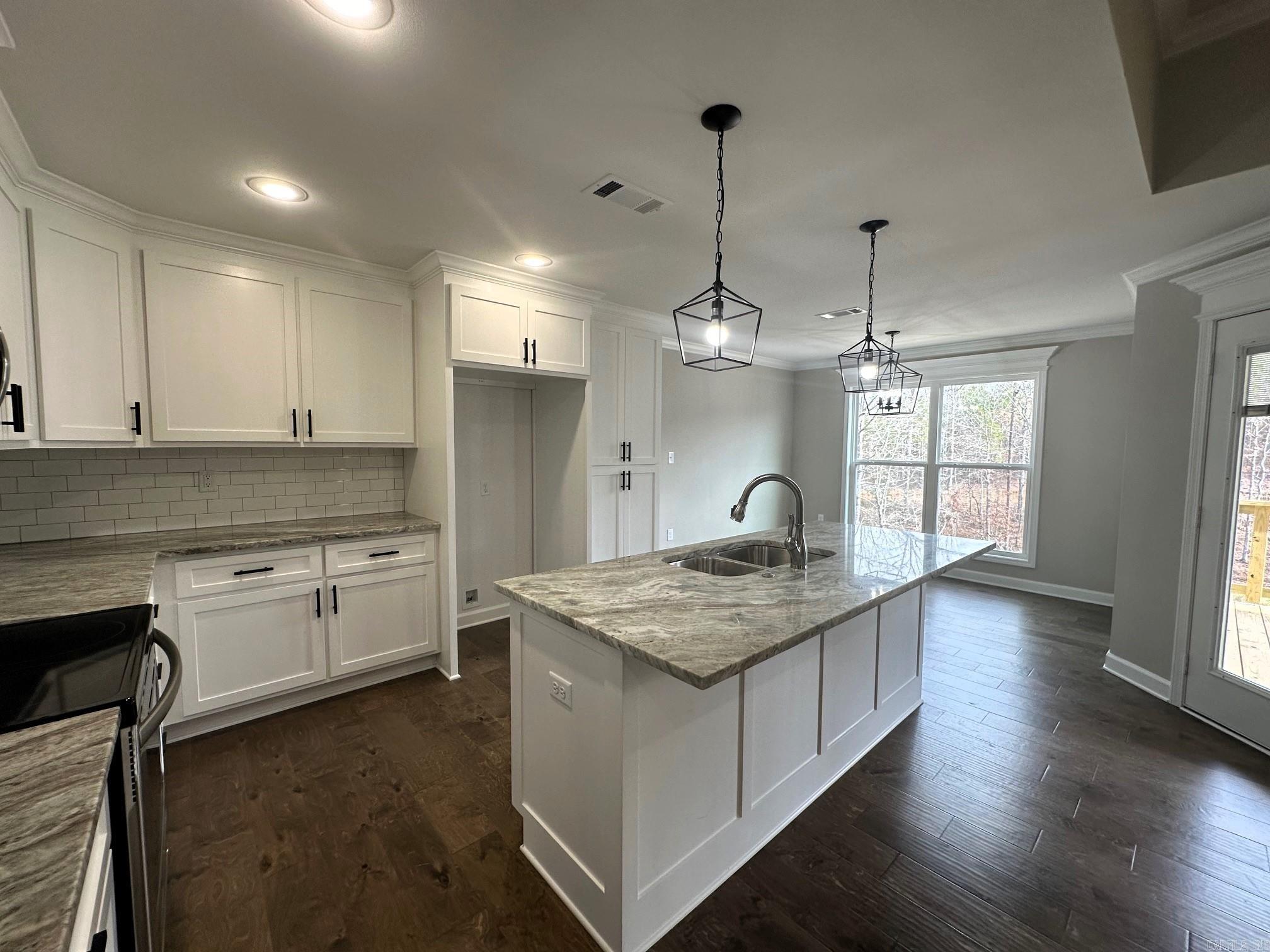 PINEWOOD ESTATES - Residential