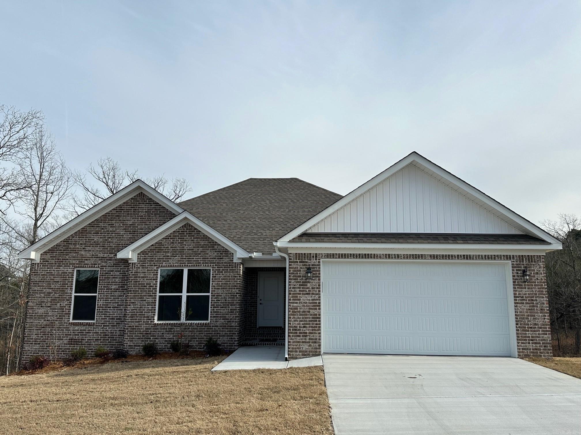 PINEWOOD ESTATES - Residential