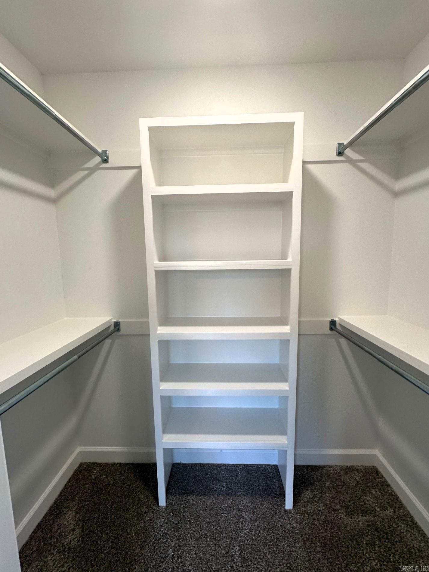 PINEWOOD ESTATES - Residential