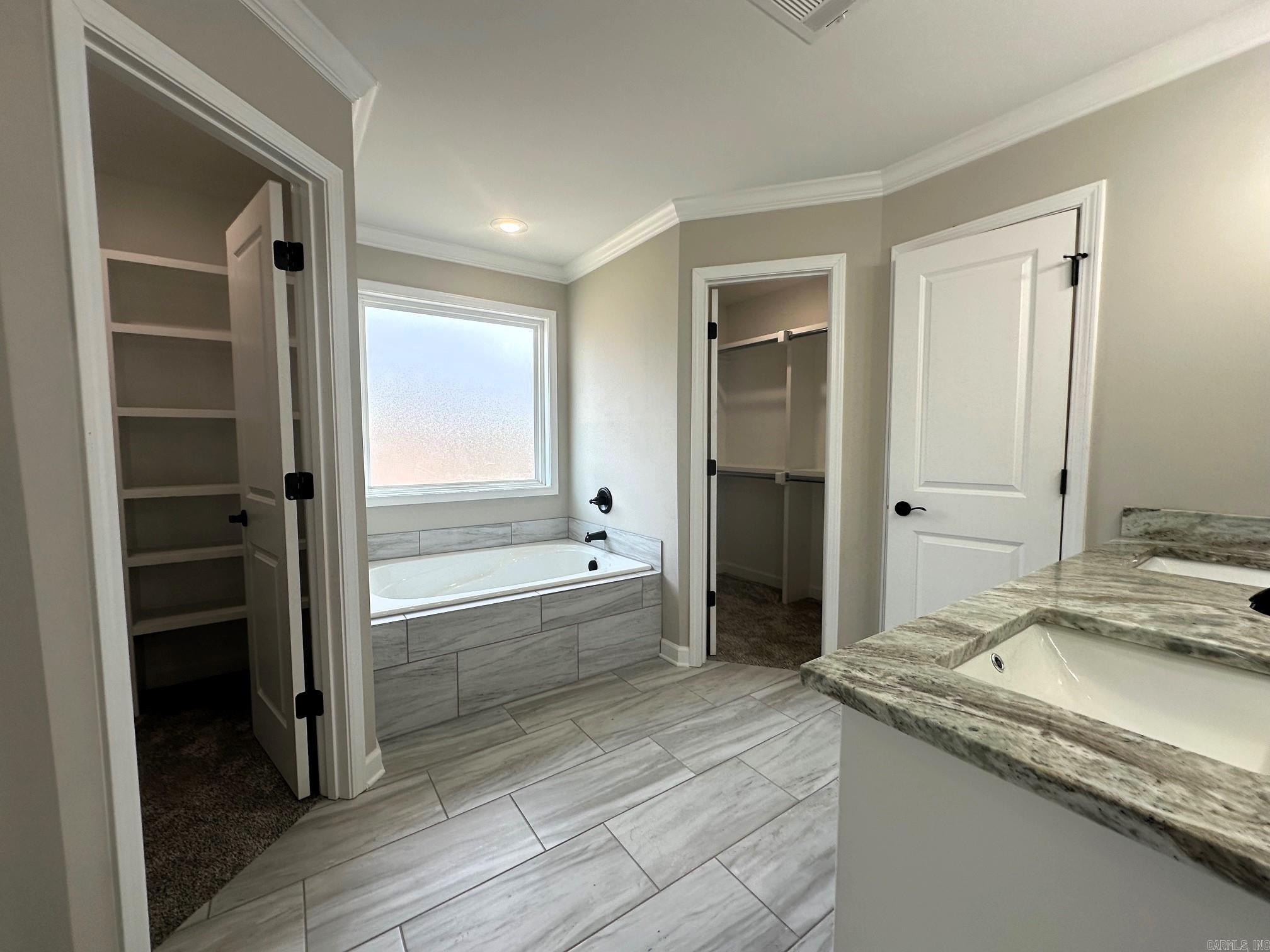 PINEWOOD ESTATES - Residential