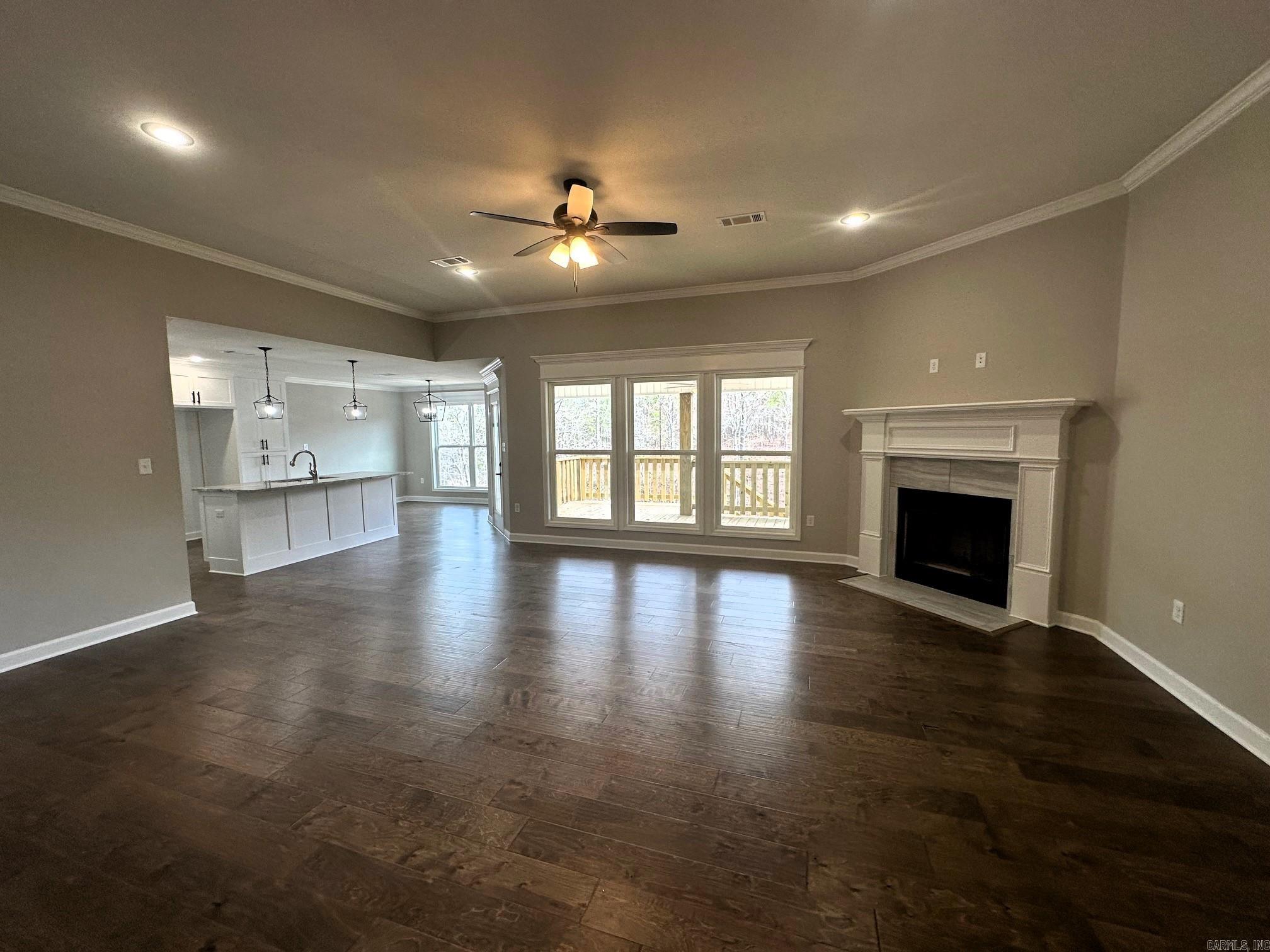 PINEWOOD ESTATES - Residential