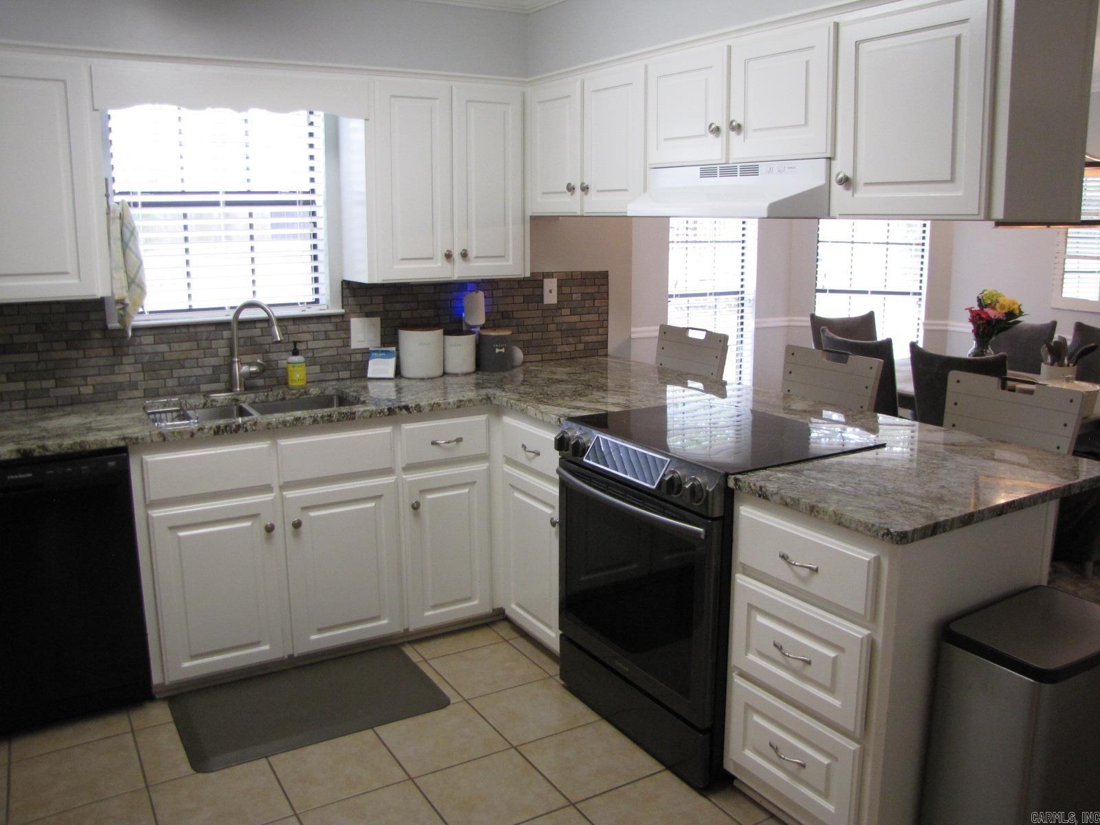 OAKBROOKE - Residential