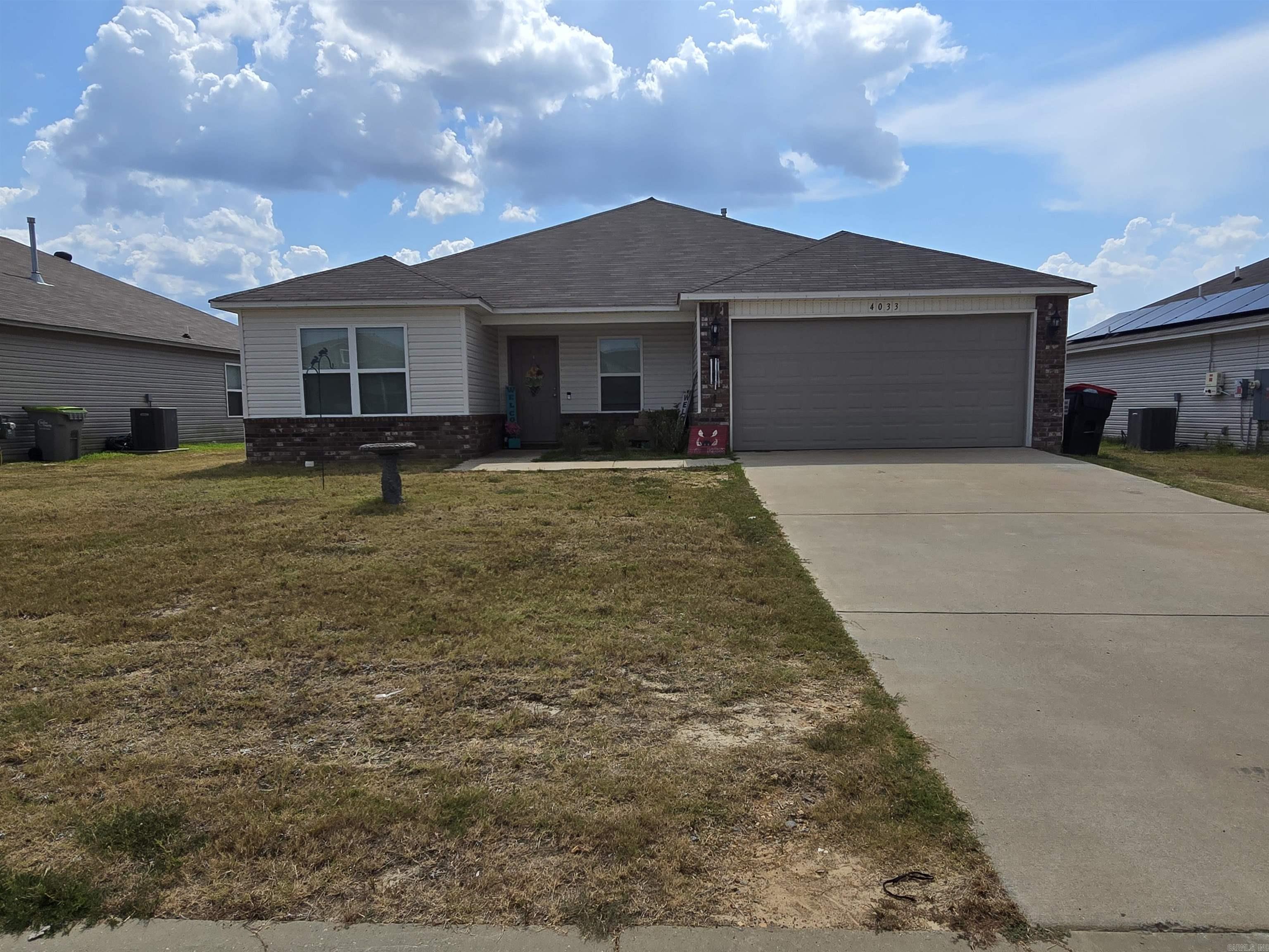 Charming 4 bed, 2 bath home 1,640 sqft built in 2022. Located off South Sardis in a newer sought-after neighborhood in Bauxite, this beautiful home offers modern style, convenience, and out of city limits living. Features include a spacious open floor plan, fenced back yard, and access to Bauxite schools. Enjoy the perfect location- just 15 minutes to Benton or Bryant.
