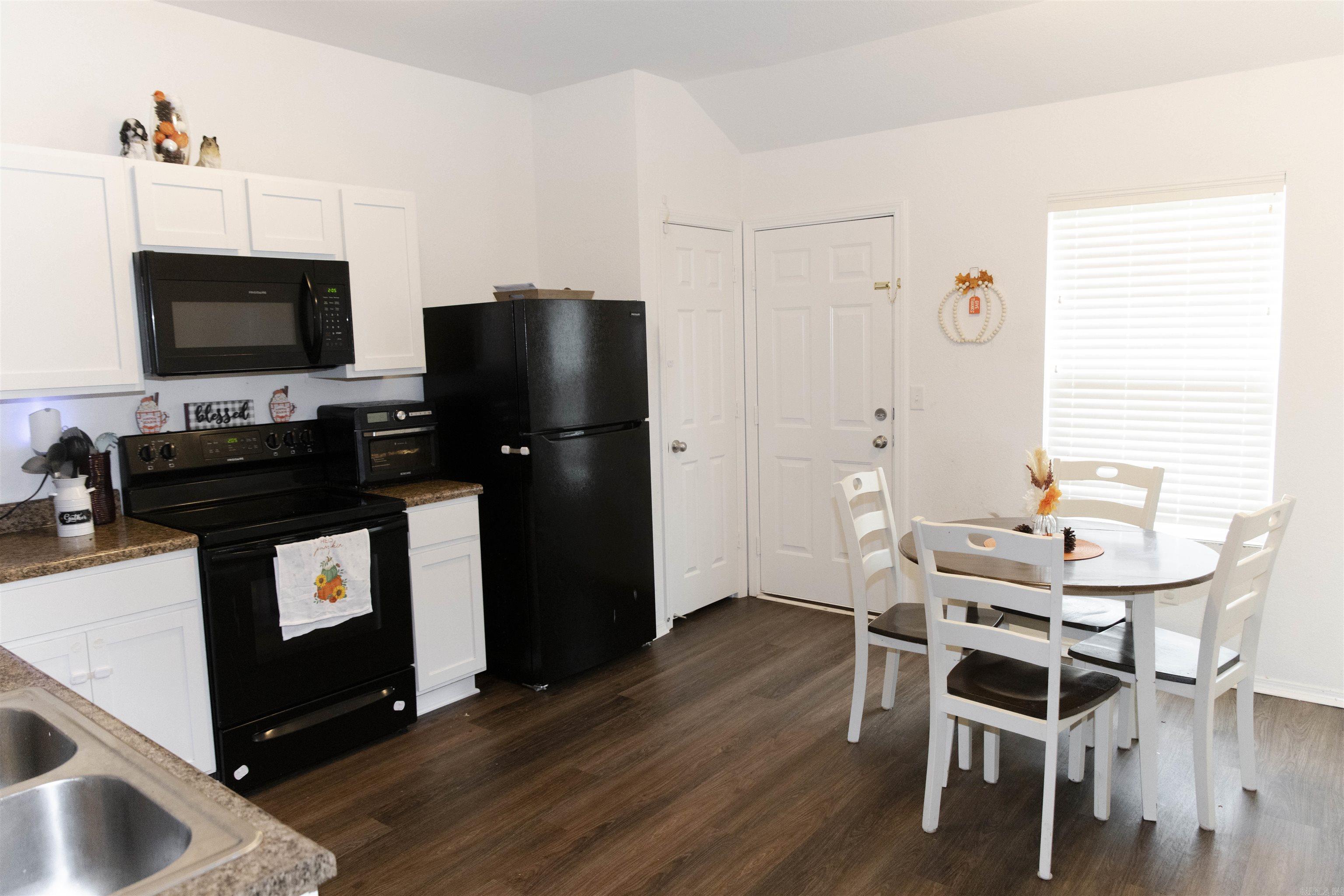 THE MEADOWS - Residential