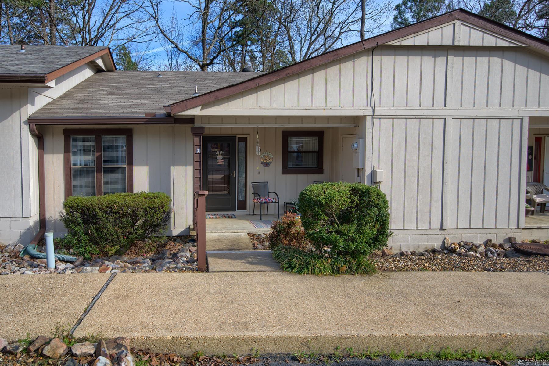 La Courna Courts - Residential