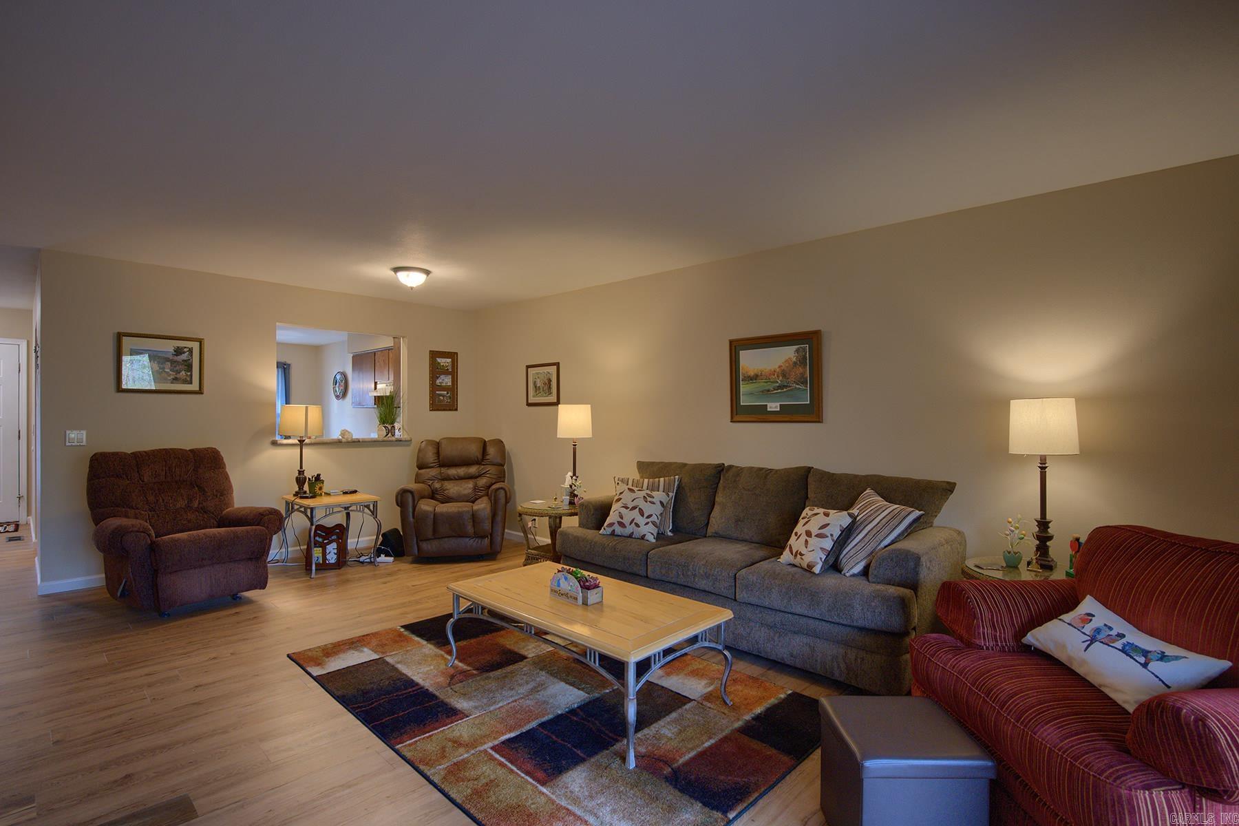 La Courna Courts - Residential