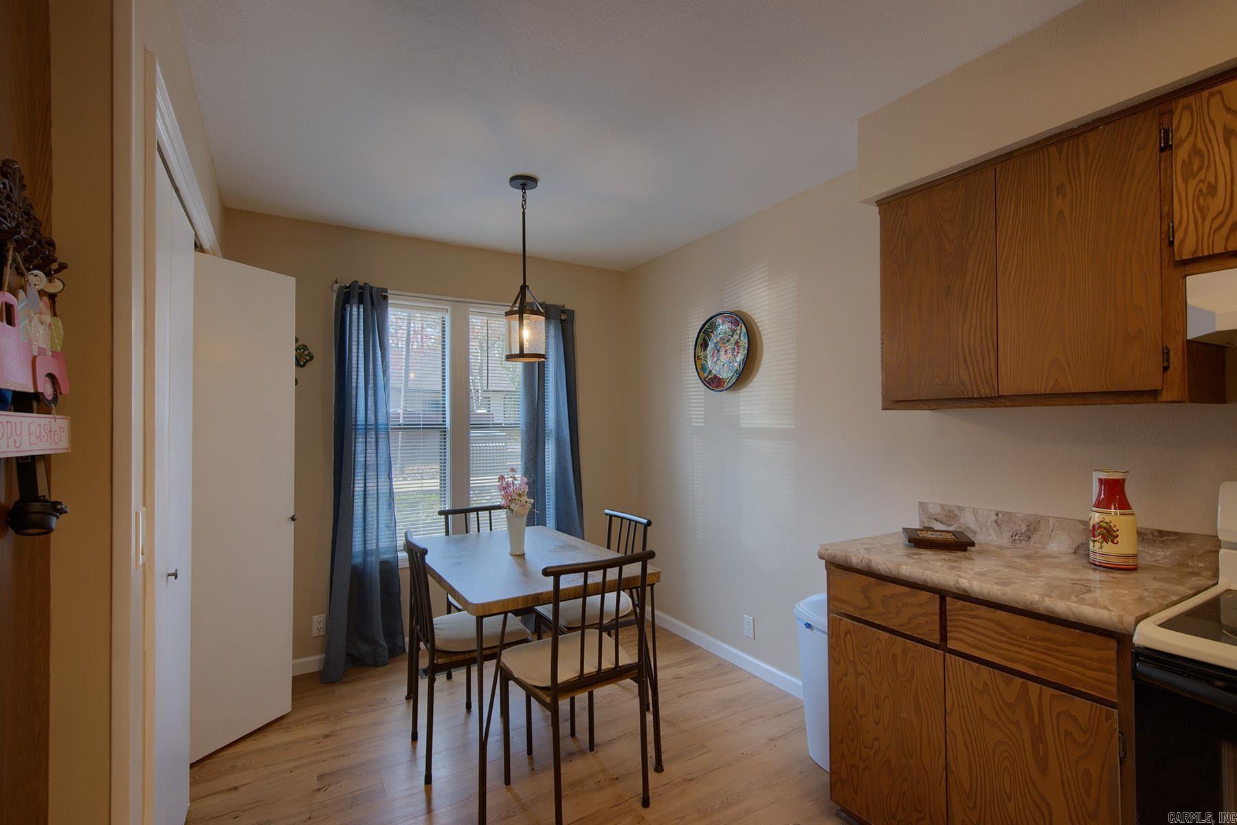 La Courna Courts - Residential