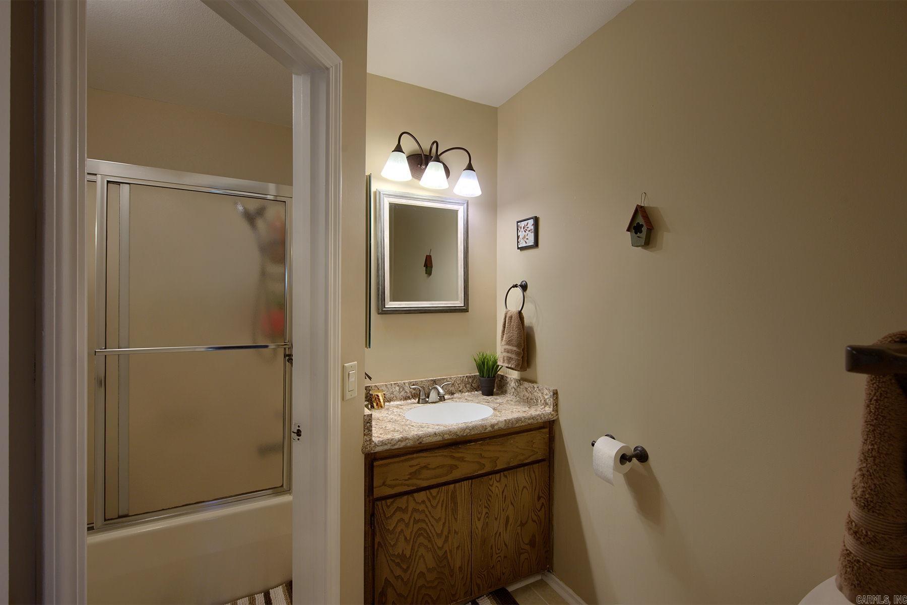 La Courna Courts - Residential