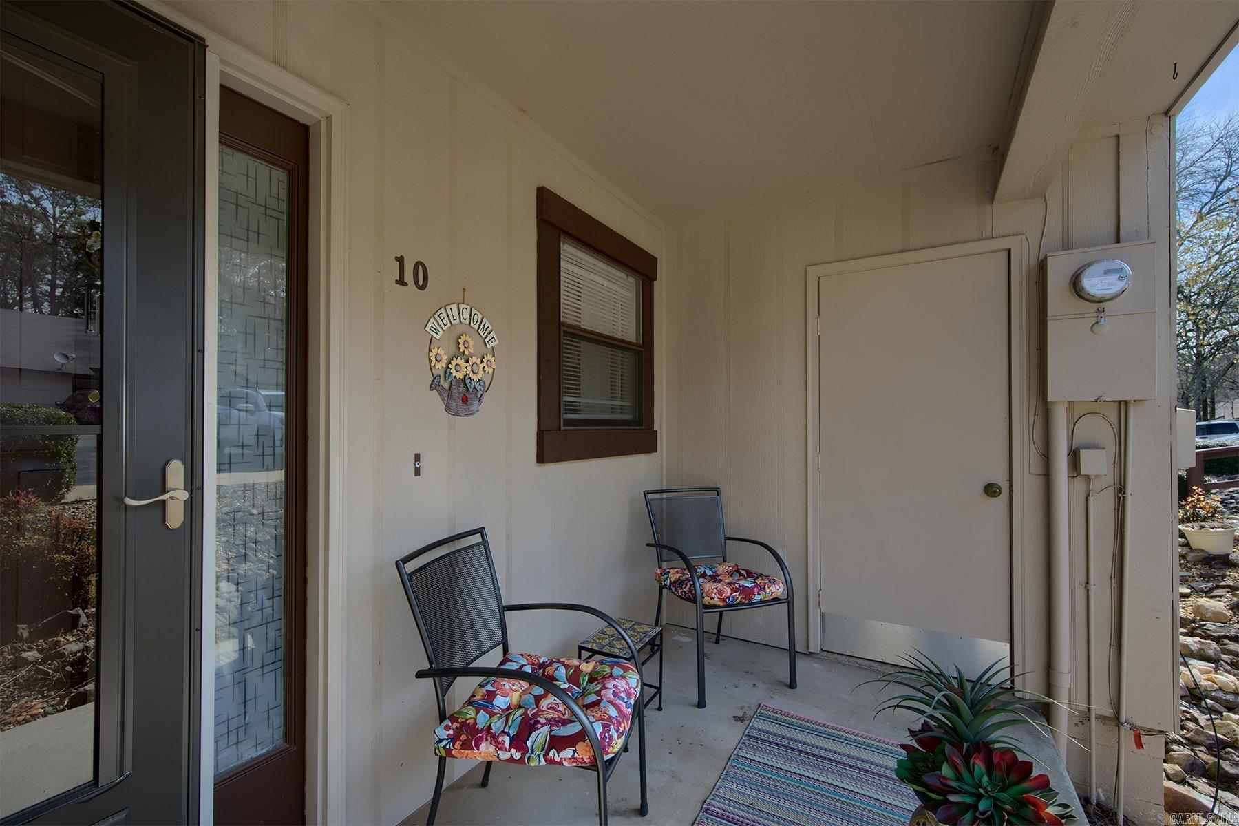 La Courna Courts - Residential