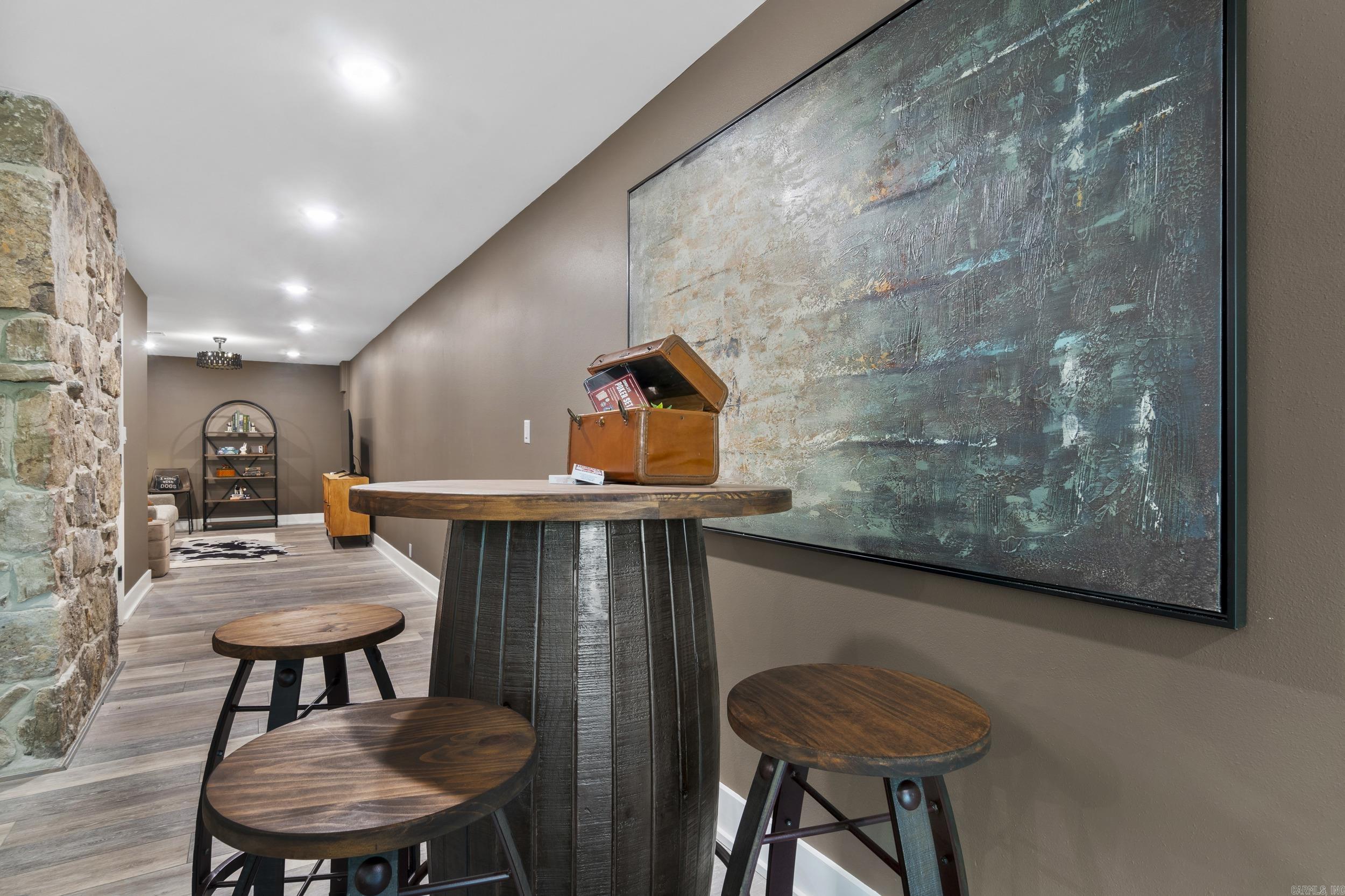 BAYWOOD - LAKE - Residential