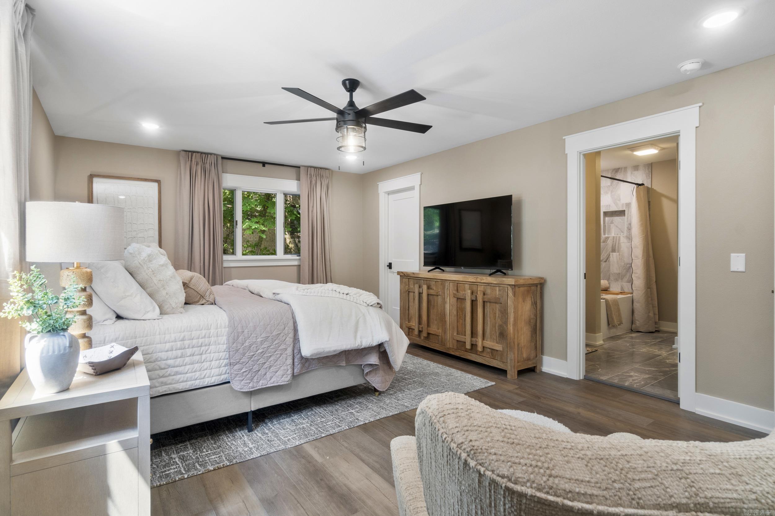 BAYWOOD - LAKE - Residential